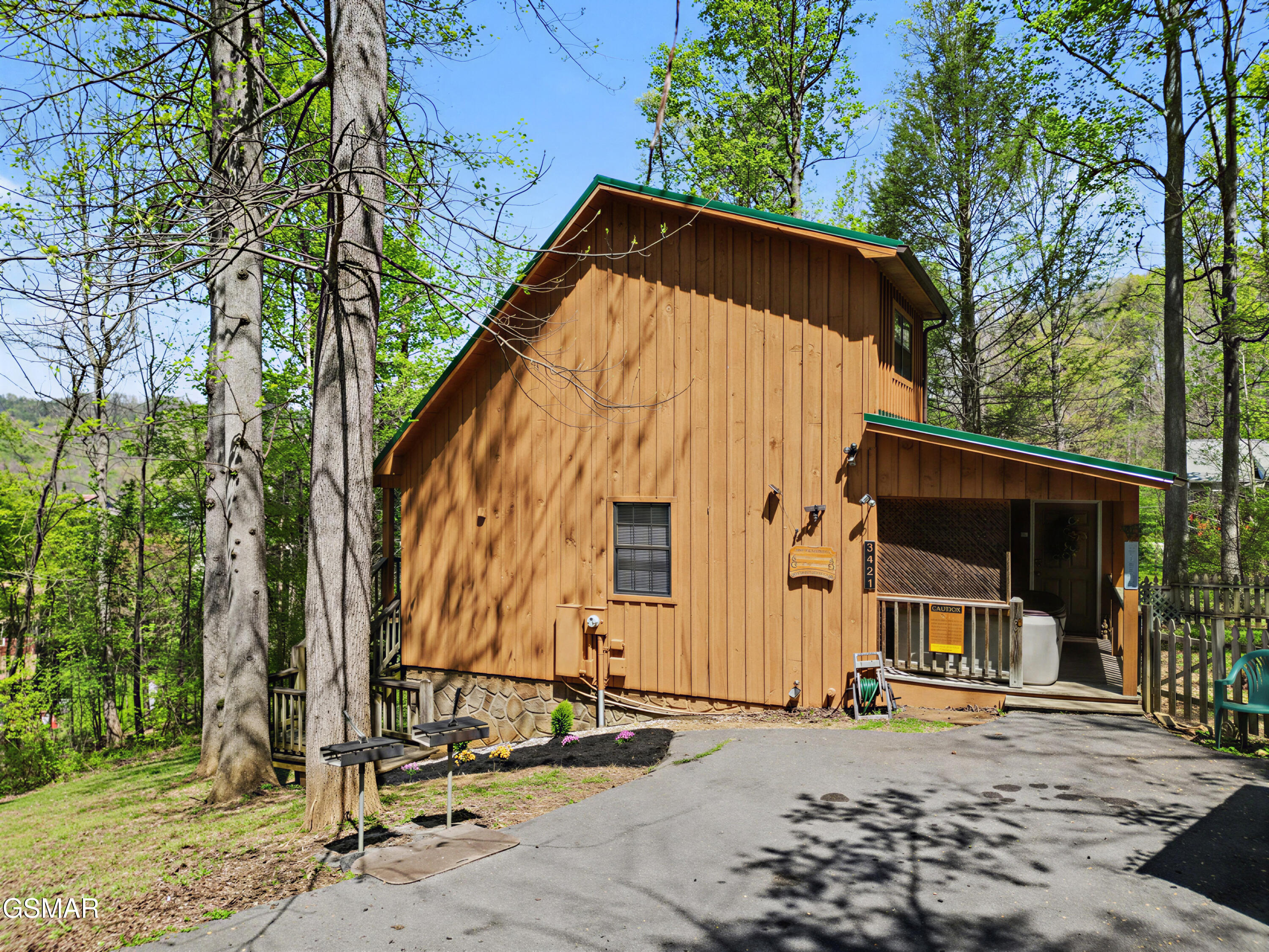 3421 Shelnutt Way