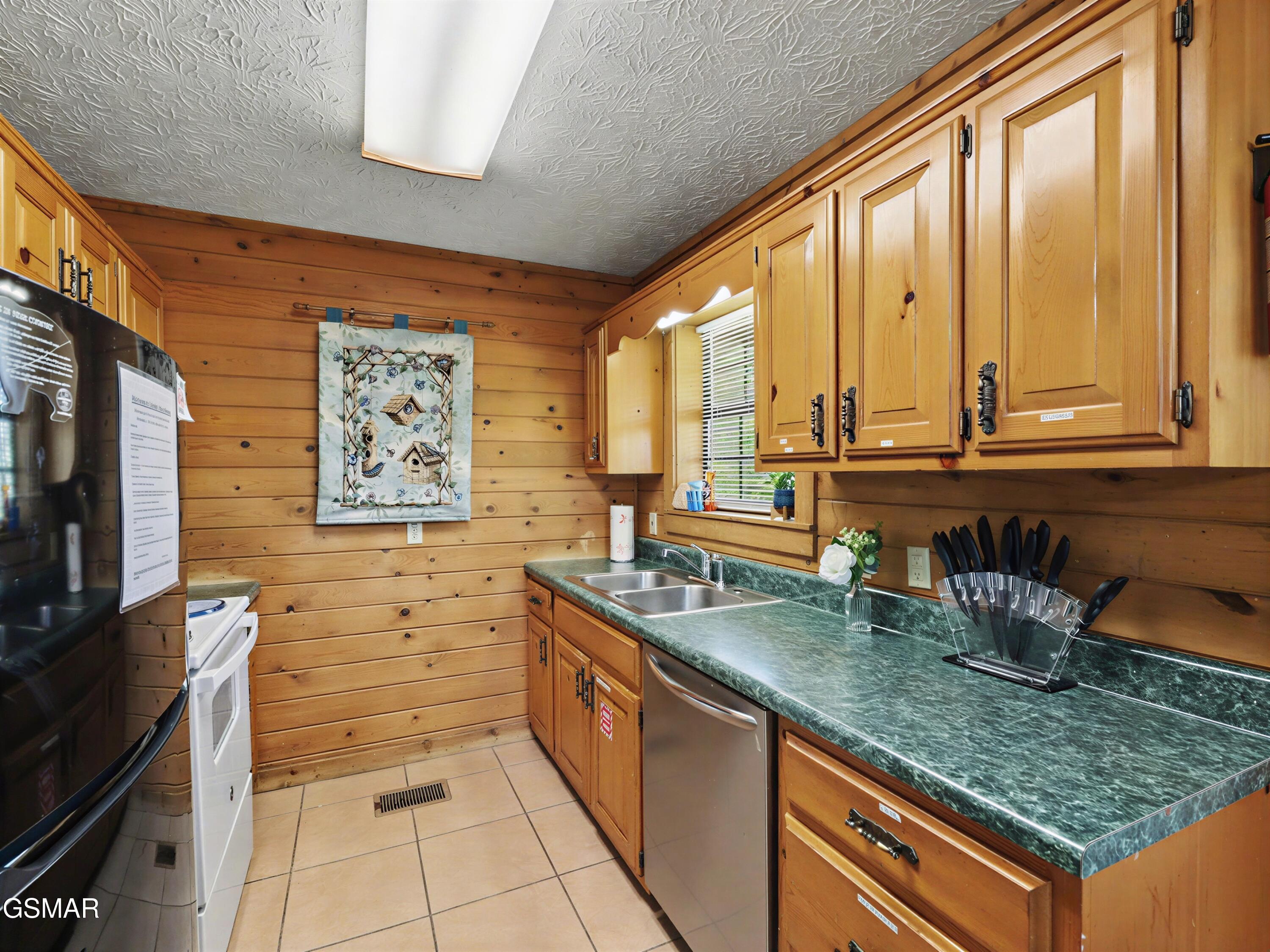 3421 Shelnutt Way