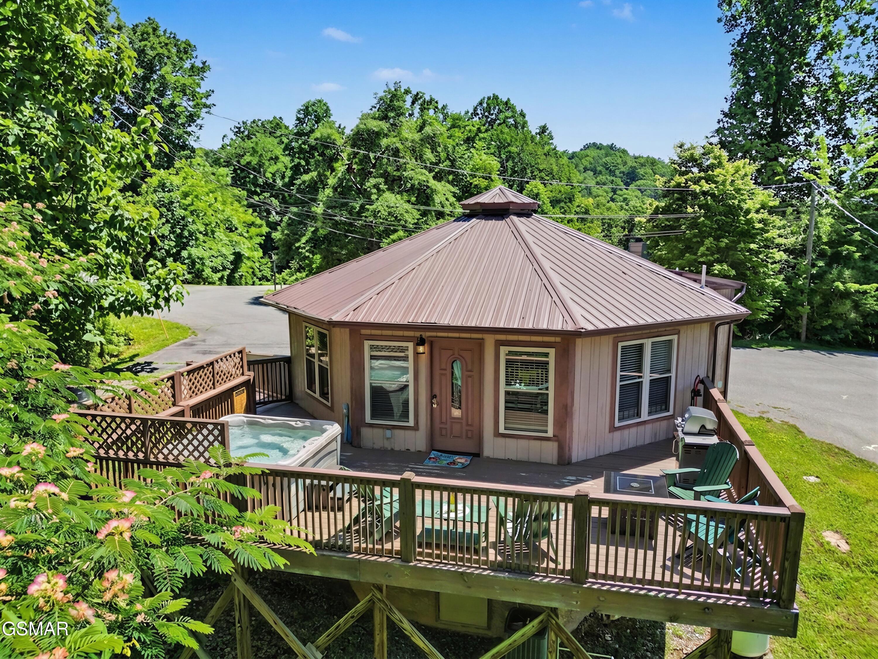 717 Valley View Lane