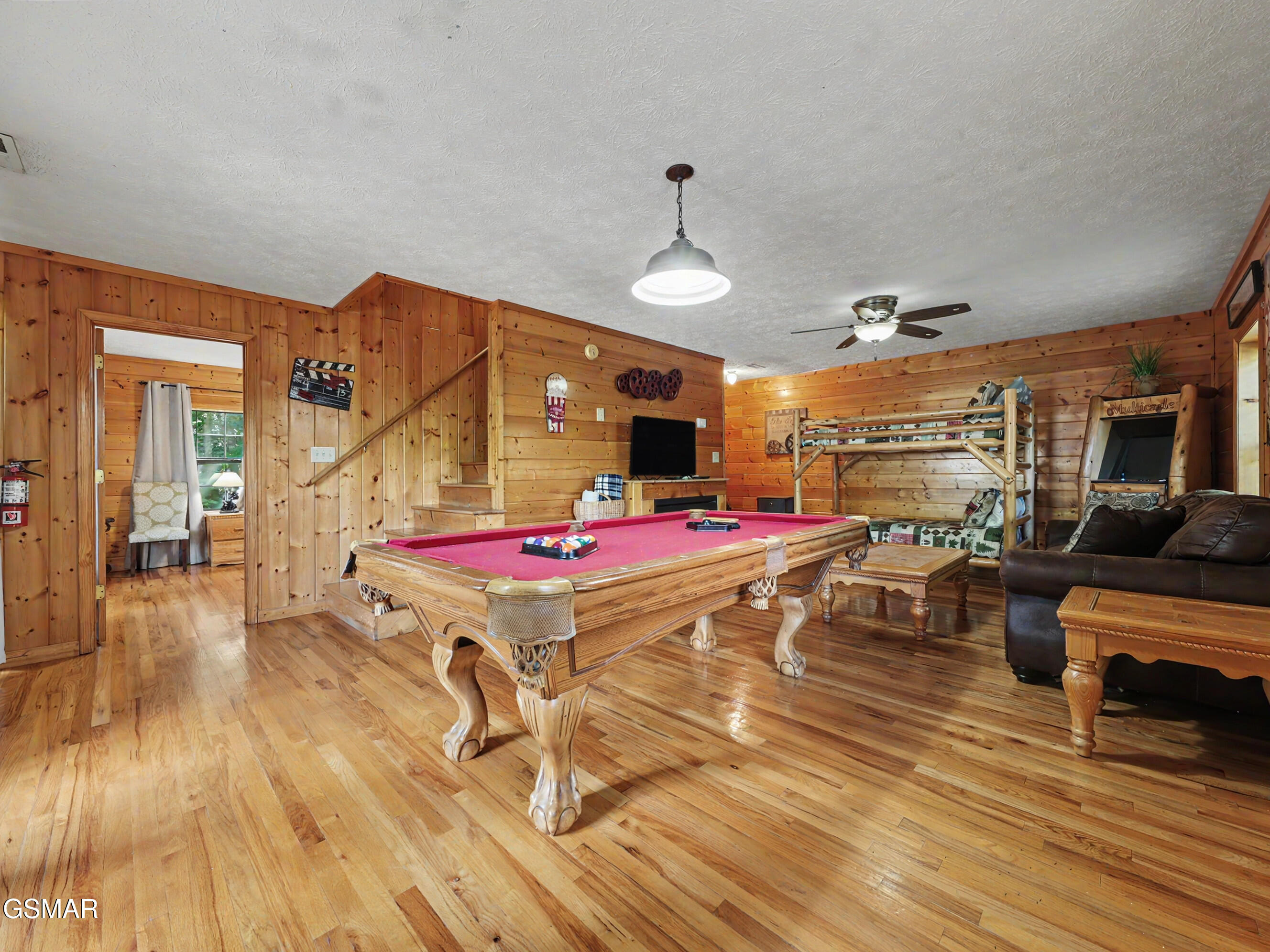 1609 Pinewood Way