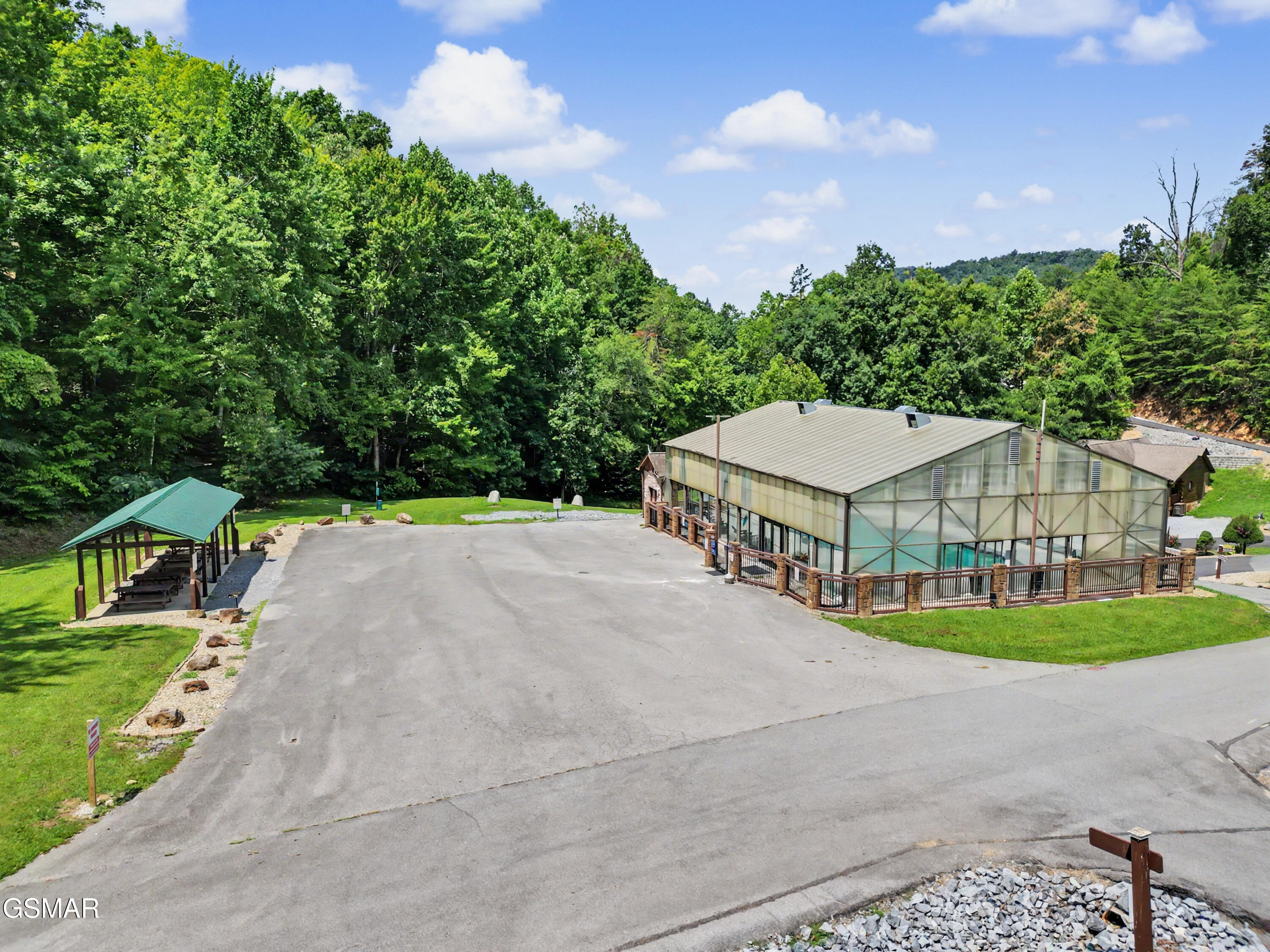1609 Pinewood Way