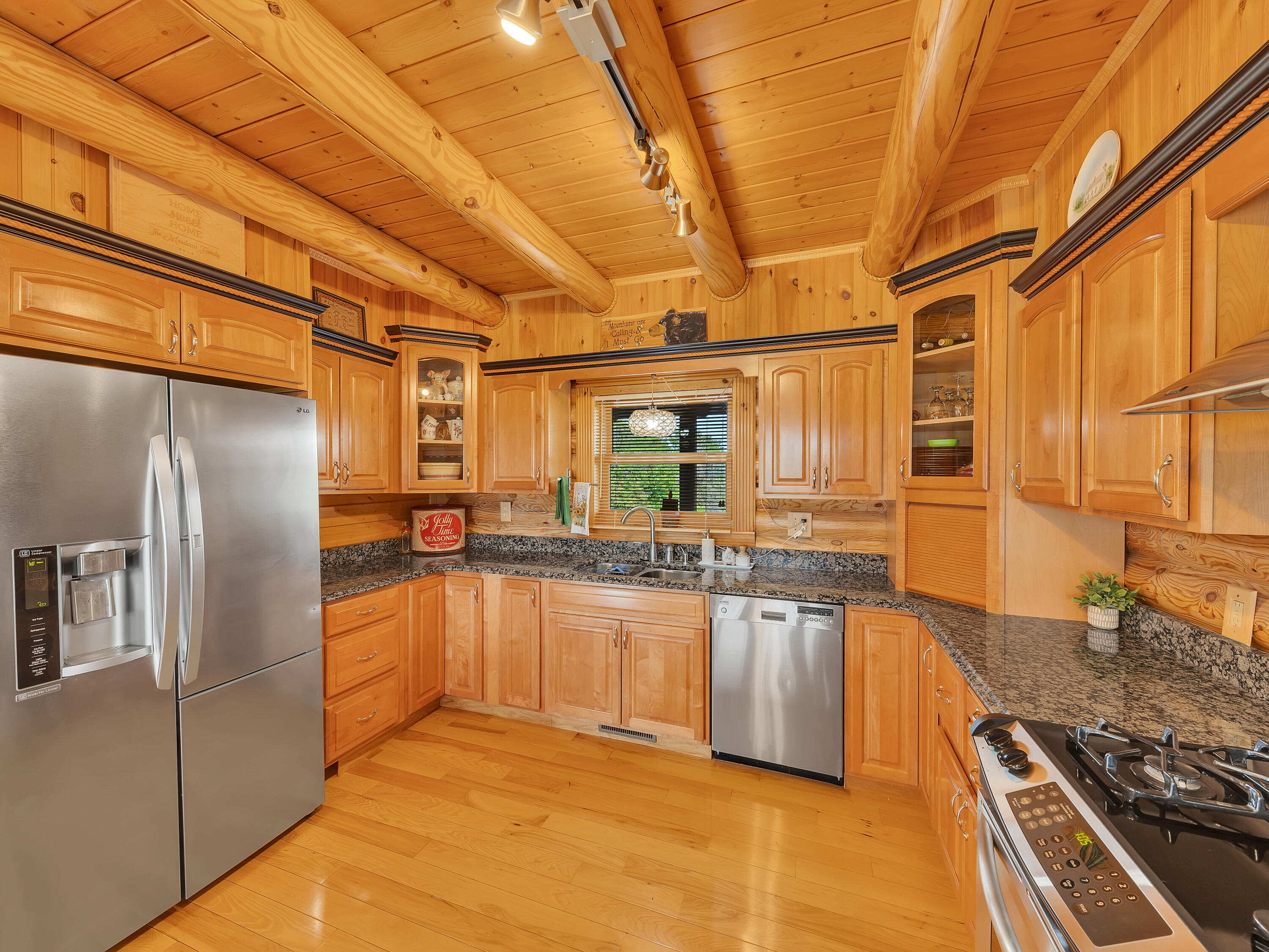 838 Pinnacle Drive