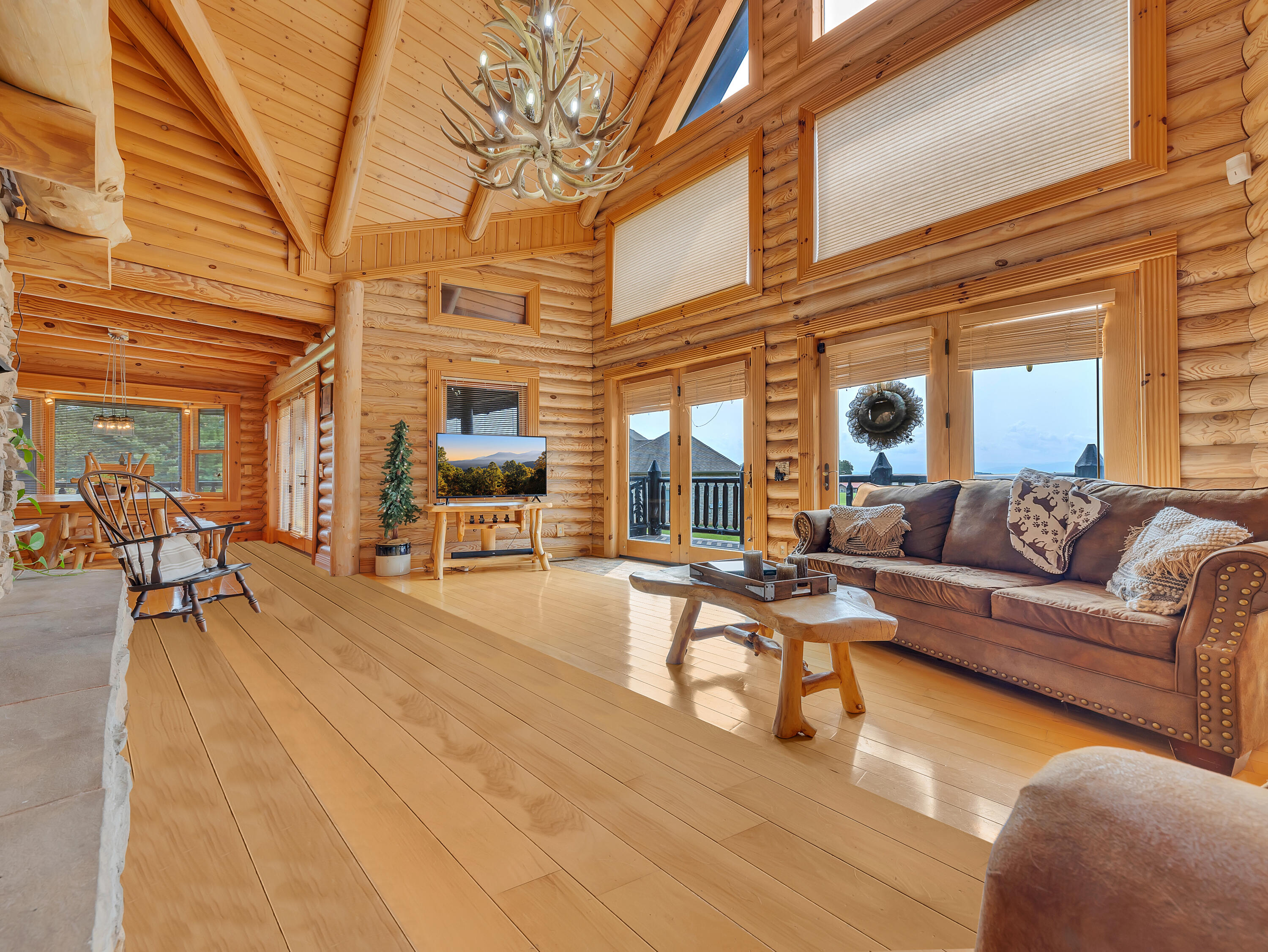 838 Pinnacle Drive