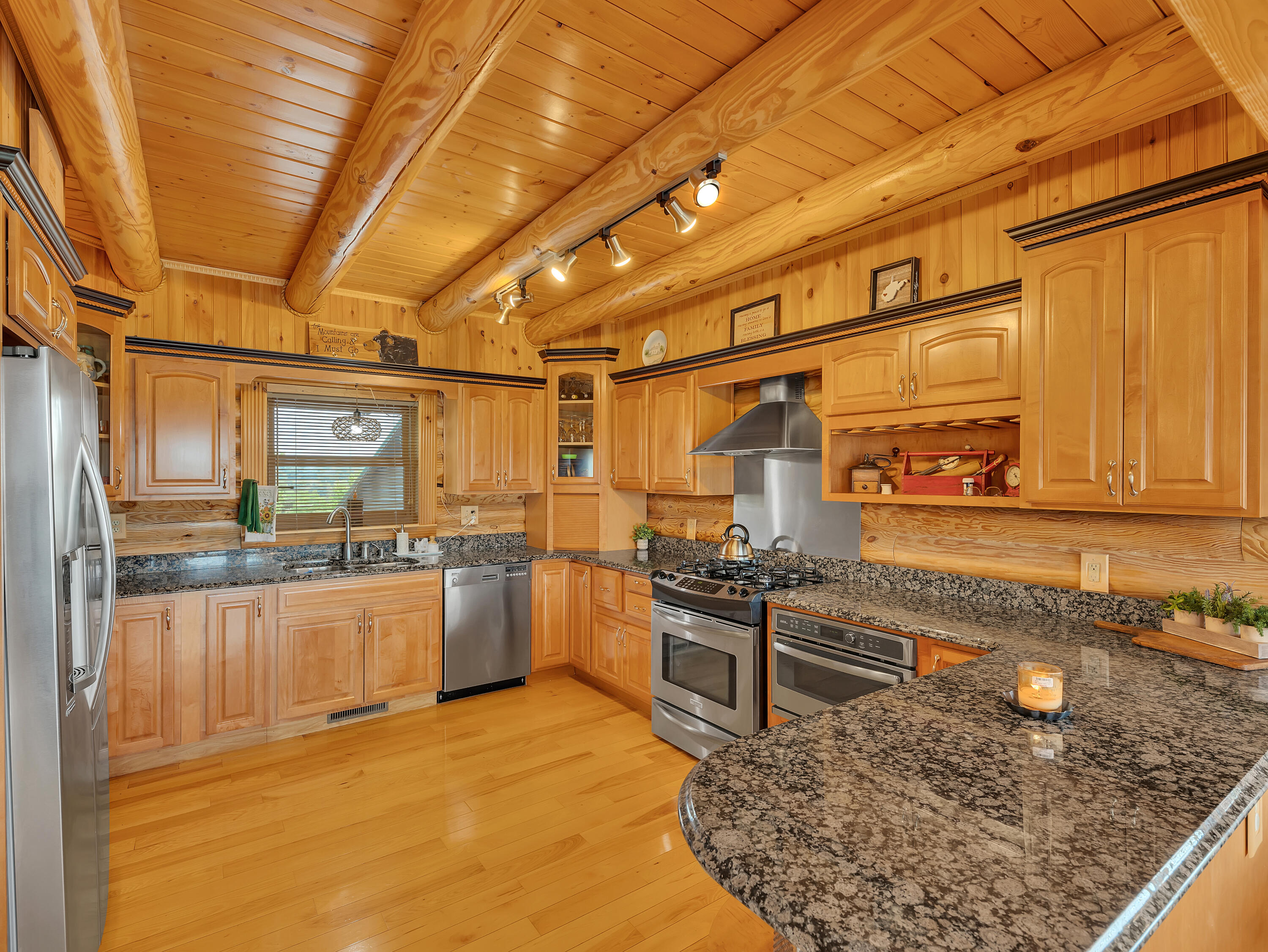 838 Pinnacle Drive