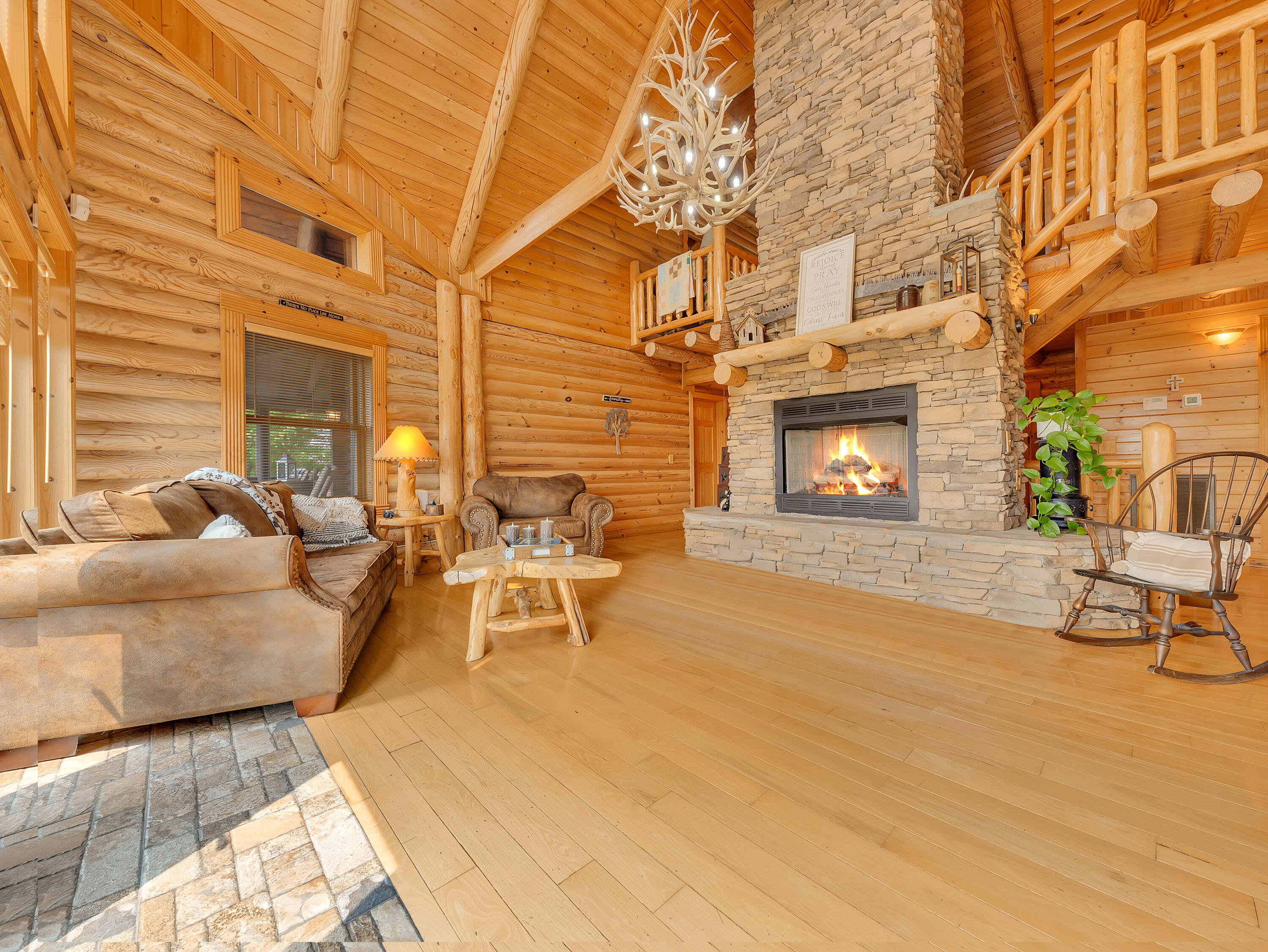 838 Pinnacle Drive