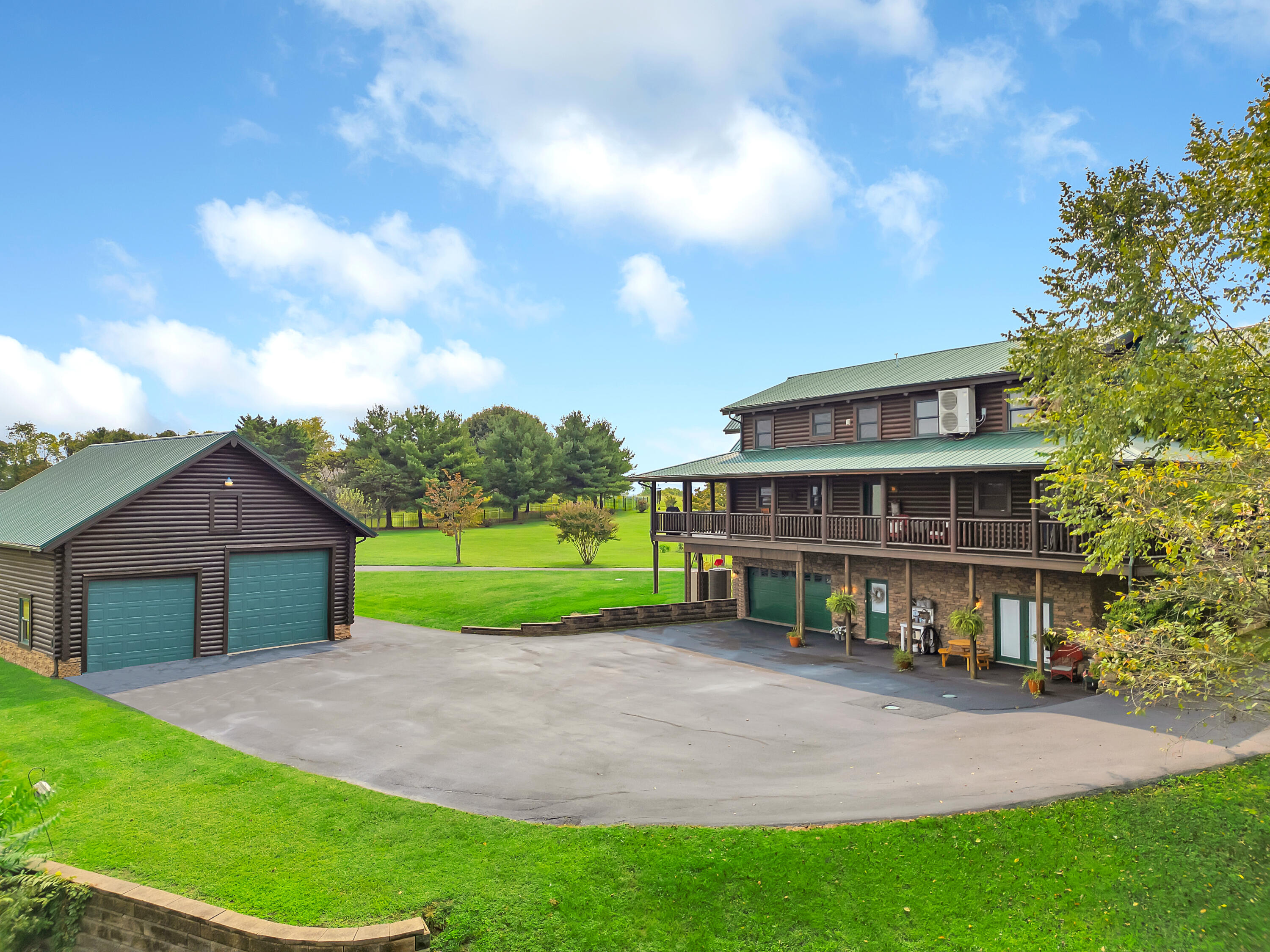 838 Pinnacle Drive