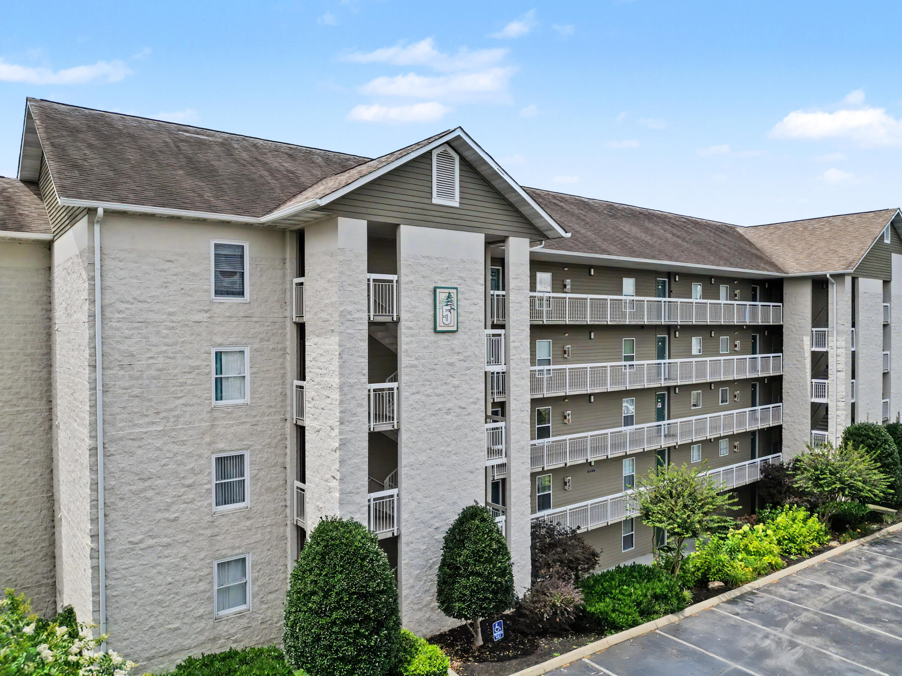 205 Ogle Drive, UNIT 552