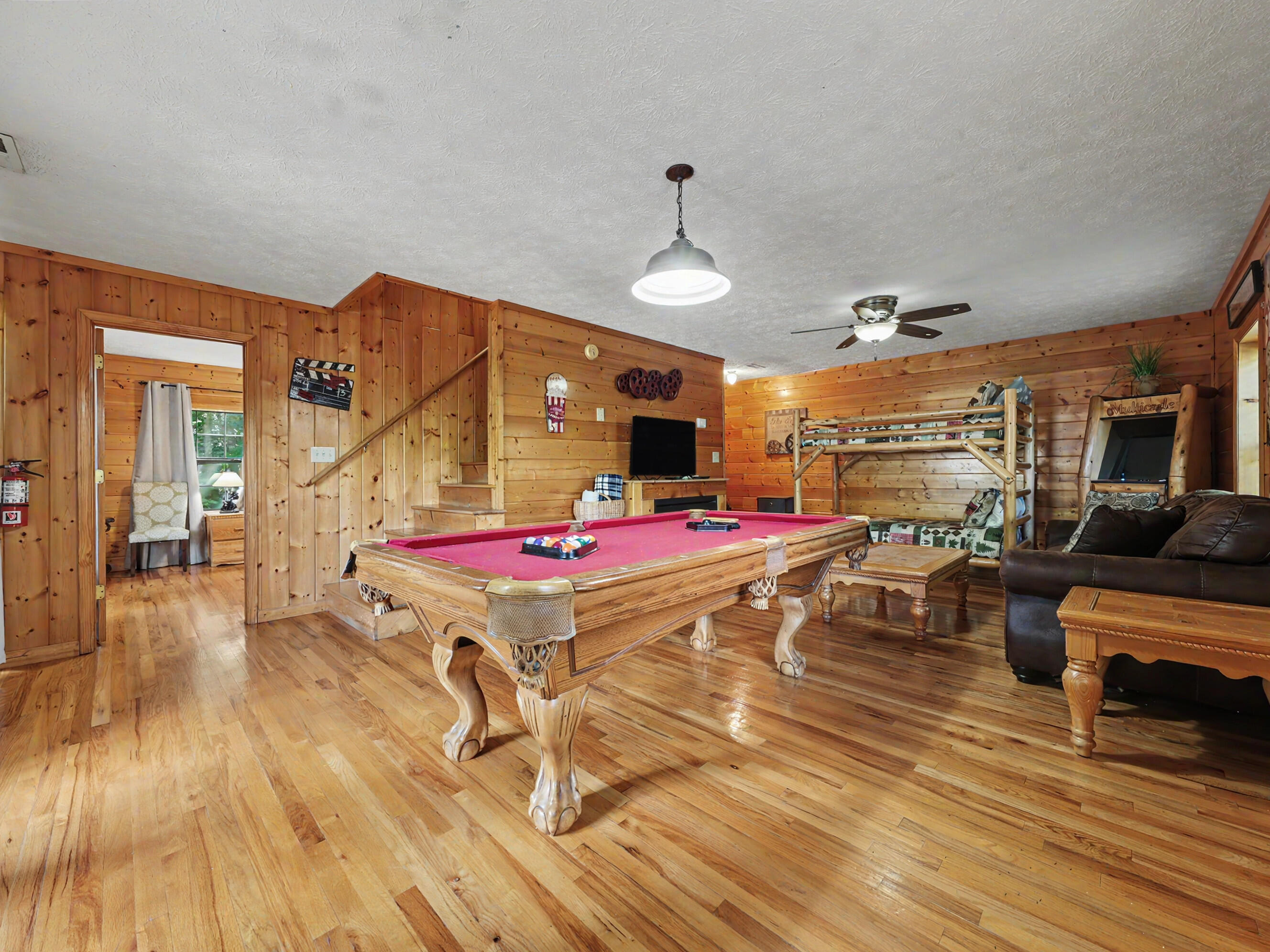 1609 Pinewood Way