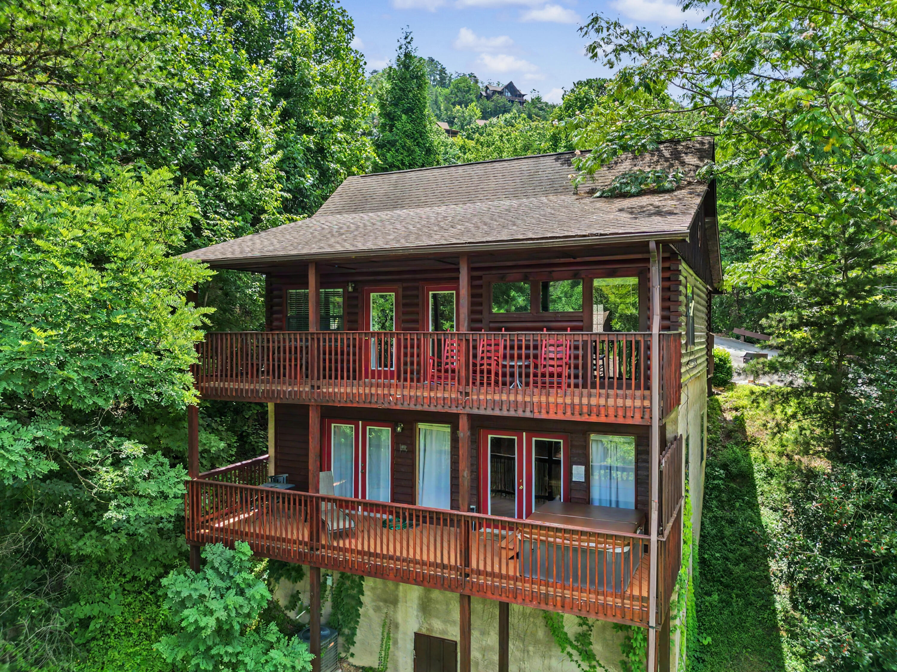 1609 Pinewood Way