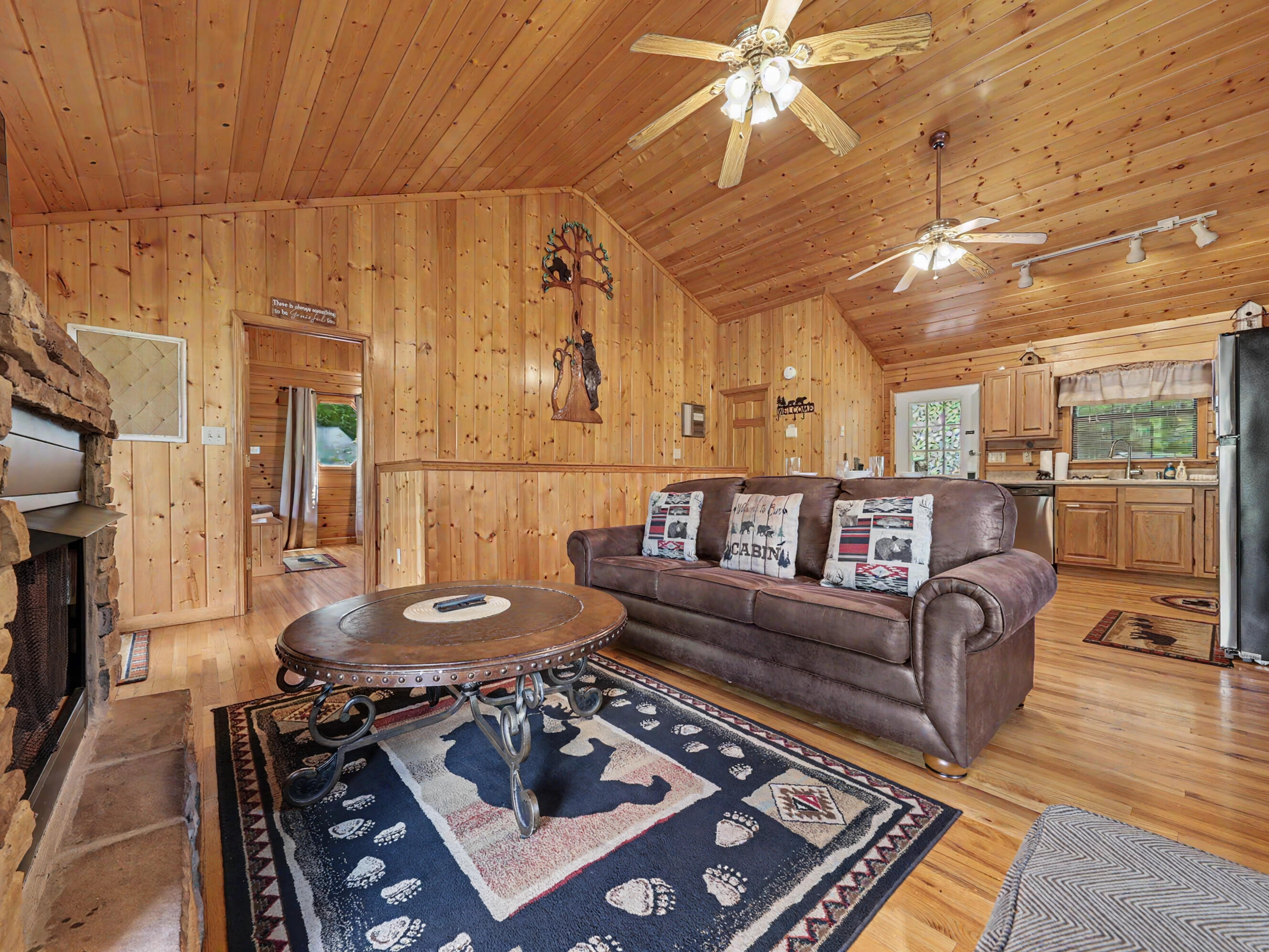 1609 Pinewood Way