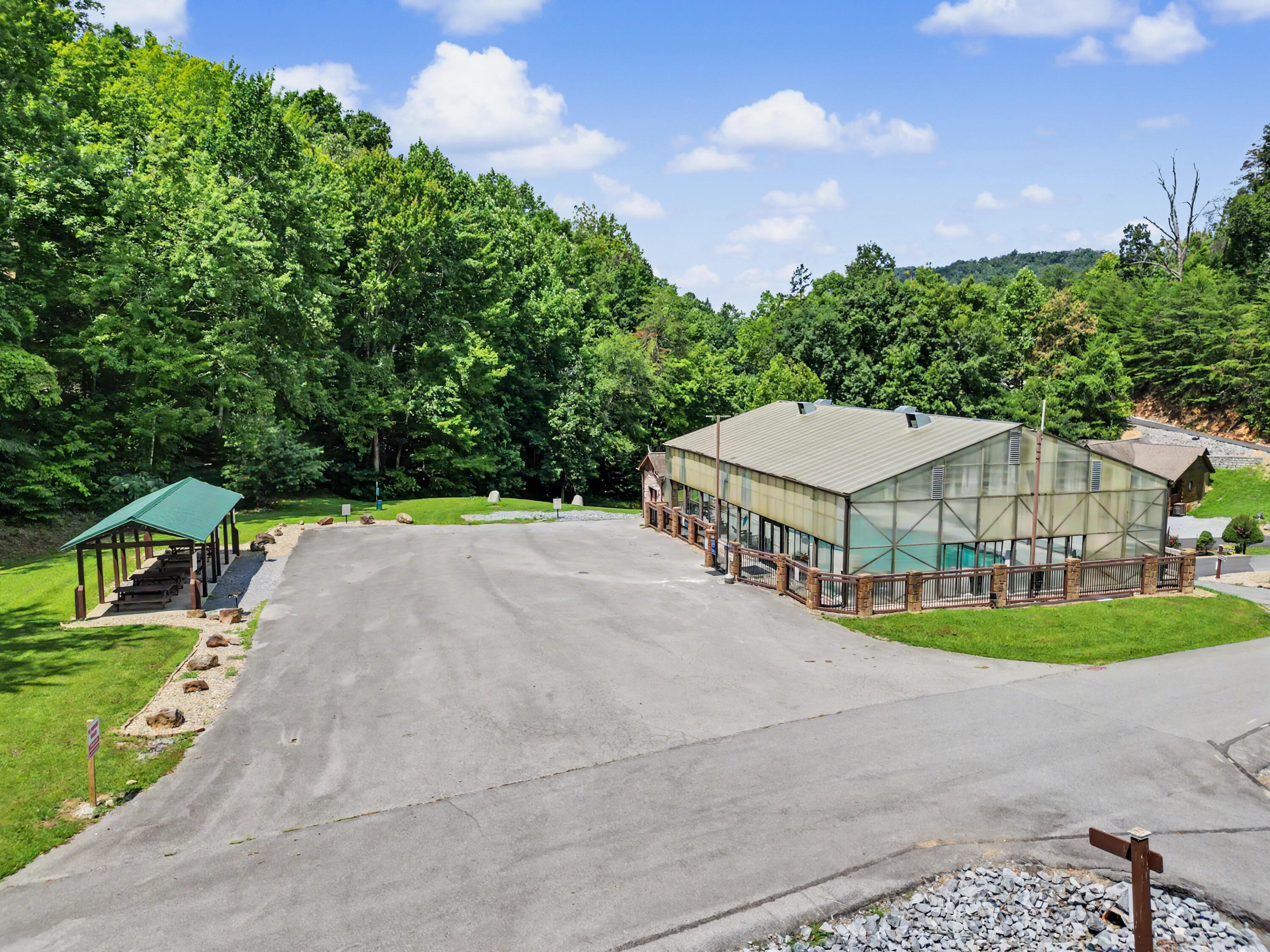 1609 Pinewood Way
