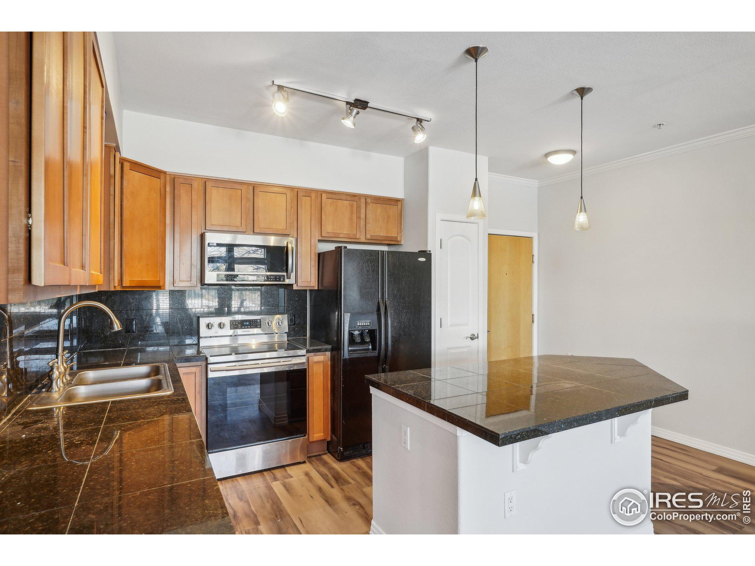 10184 Park Meadows Dr 1120