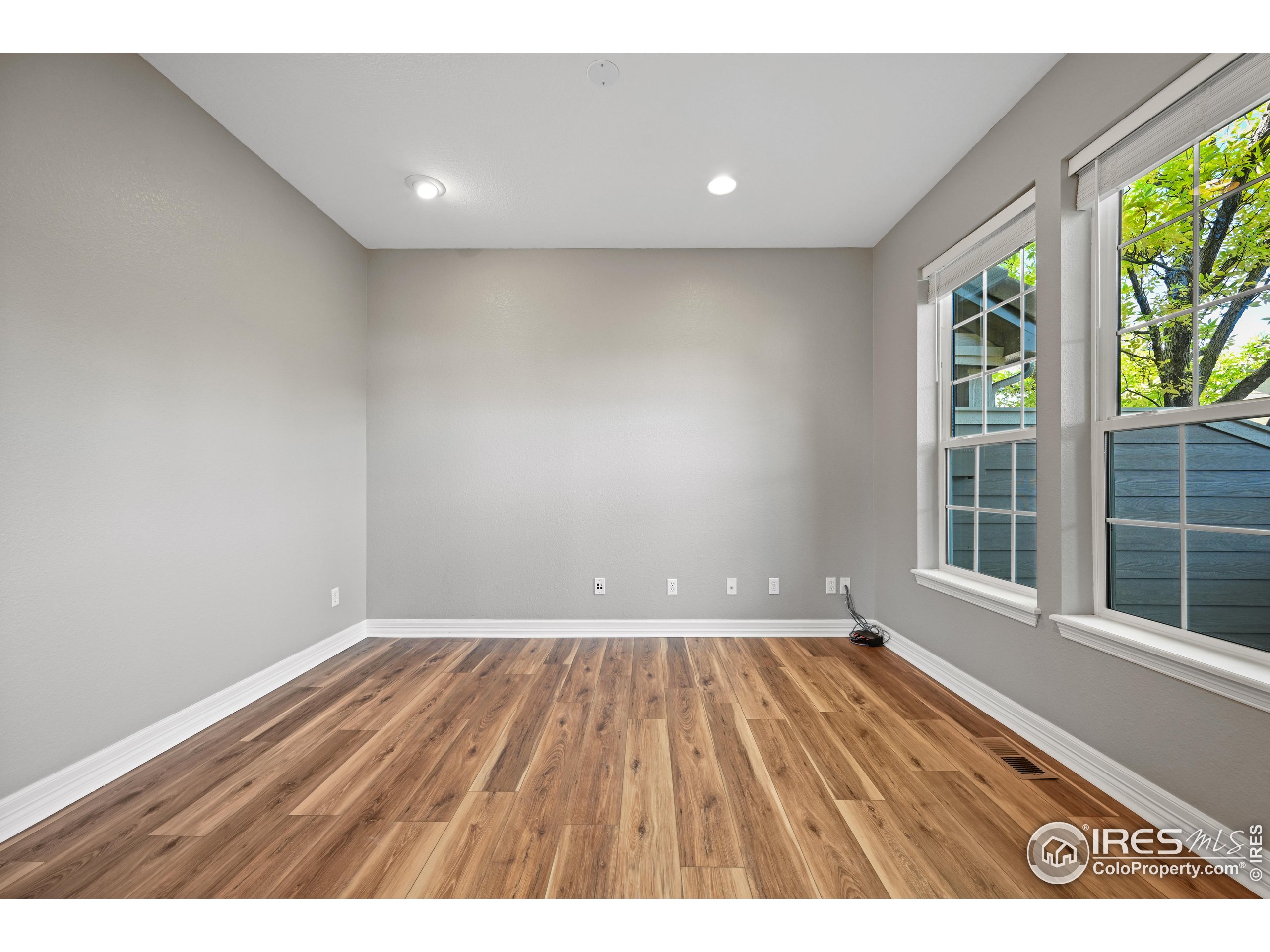 8835 Edinburgh Cir