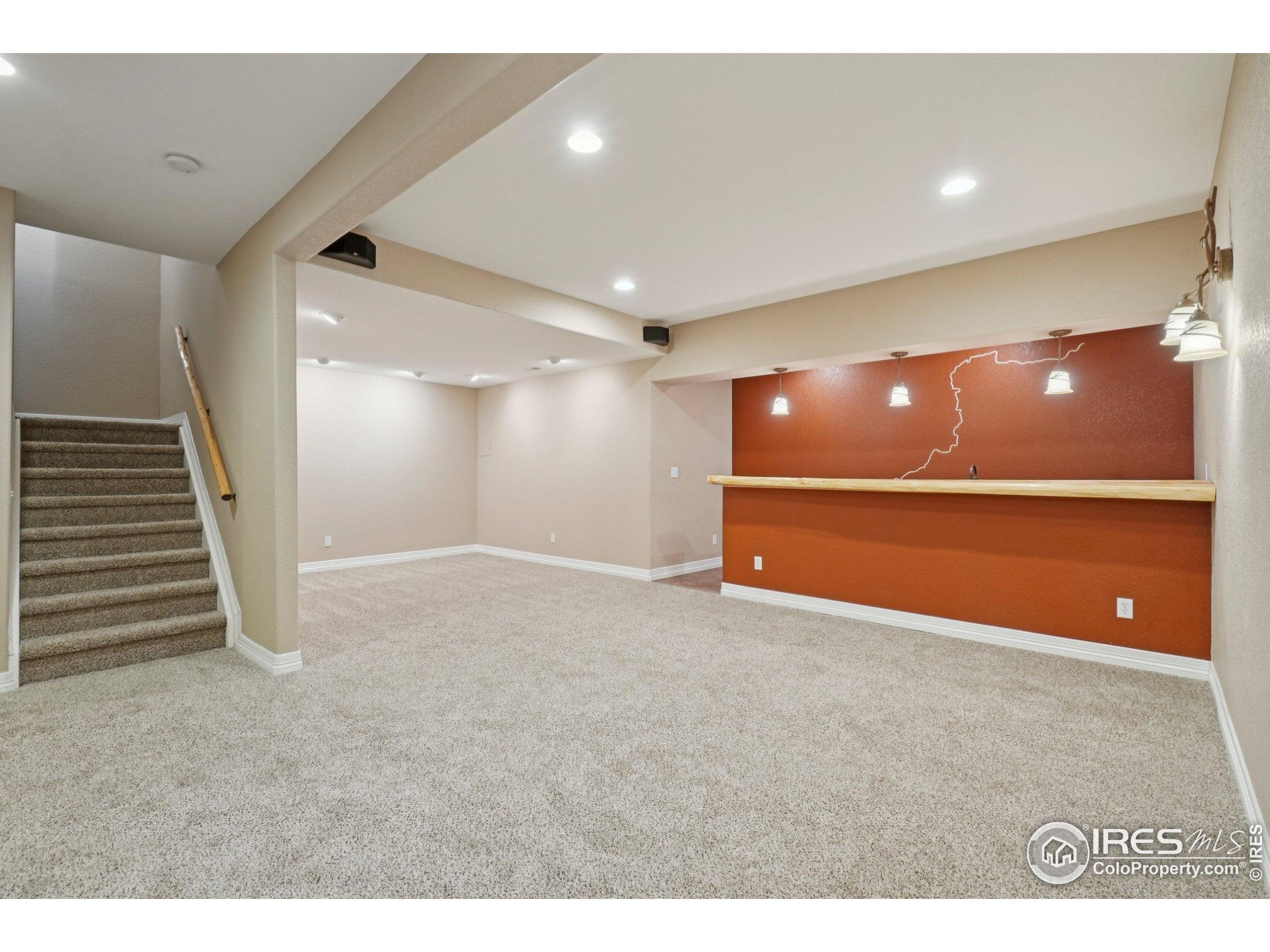 8835 Edinburgh Cir
