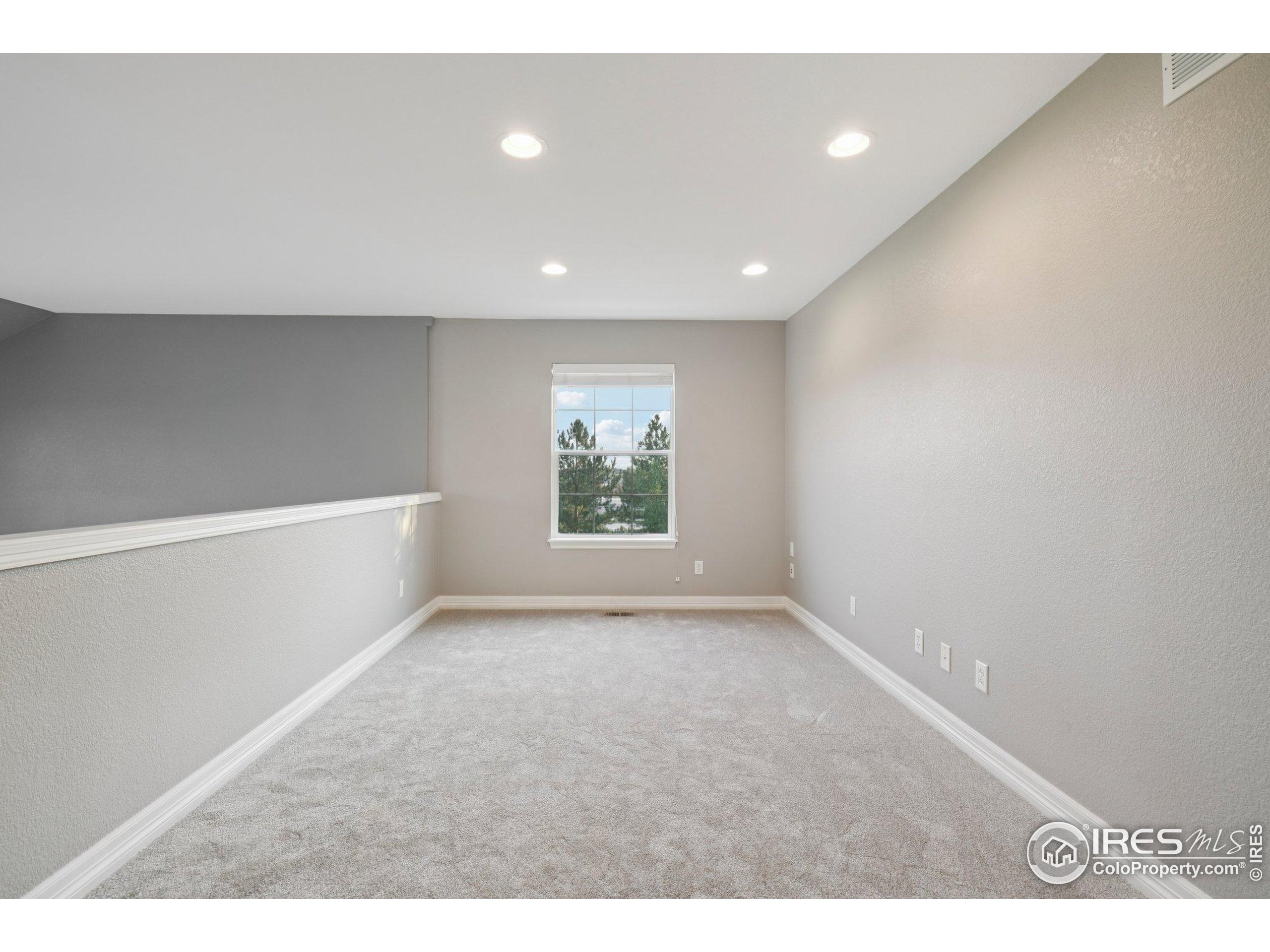 8835 Edinburgh Cir