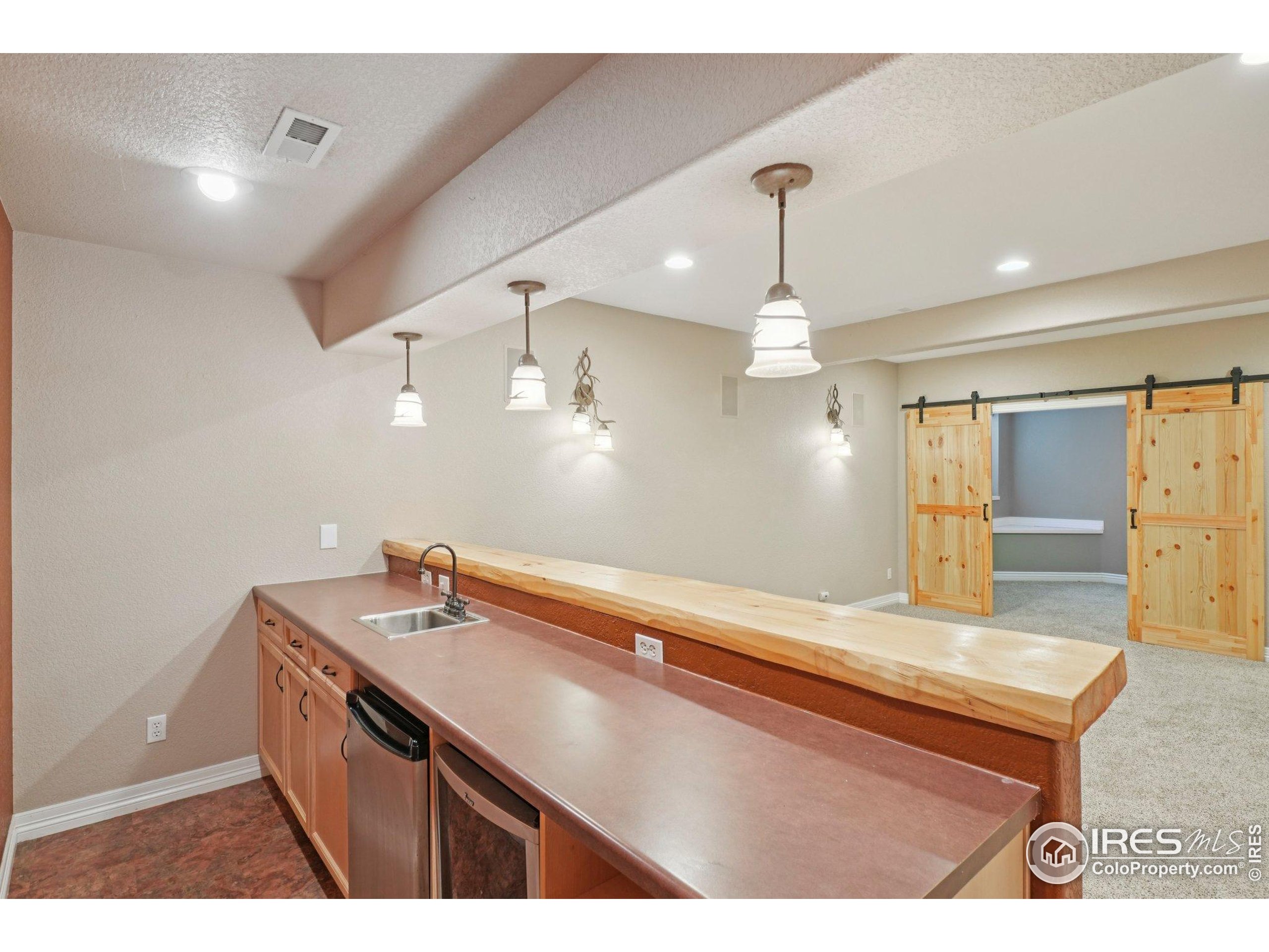 8835 Edinburgh Cir