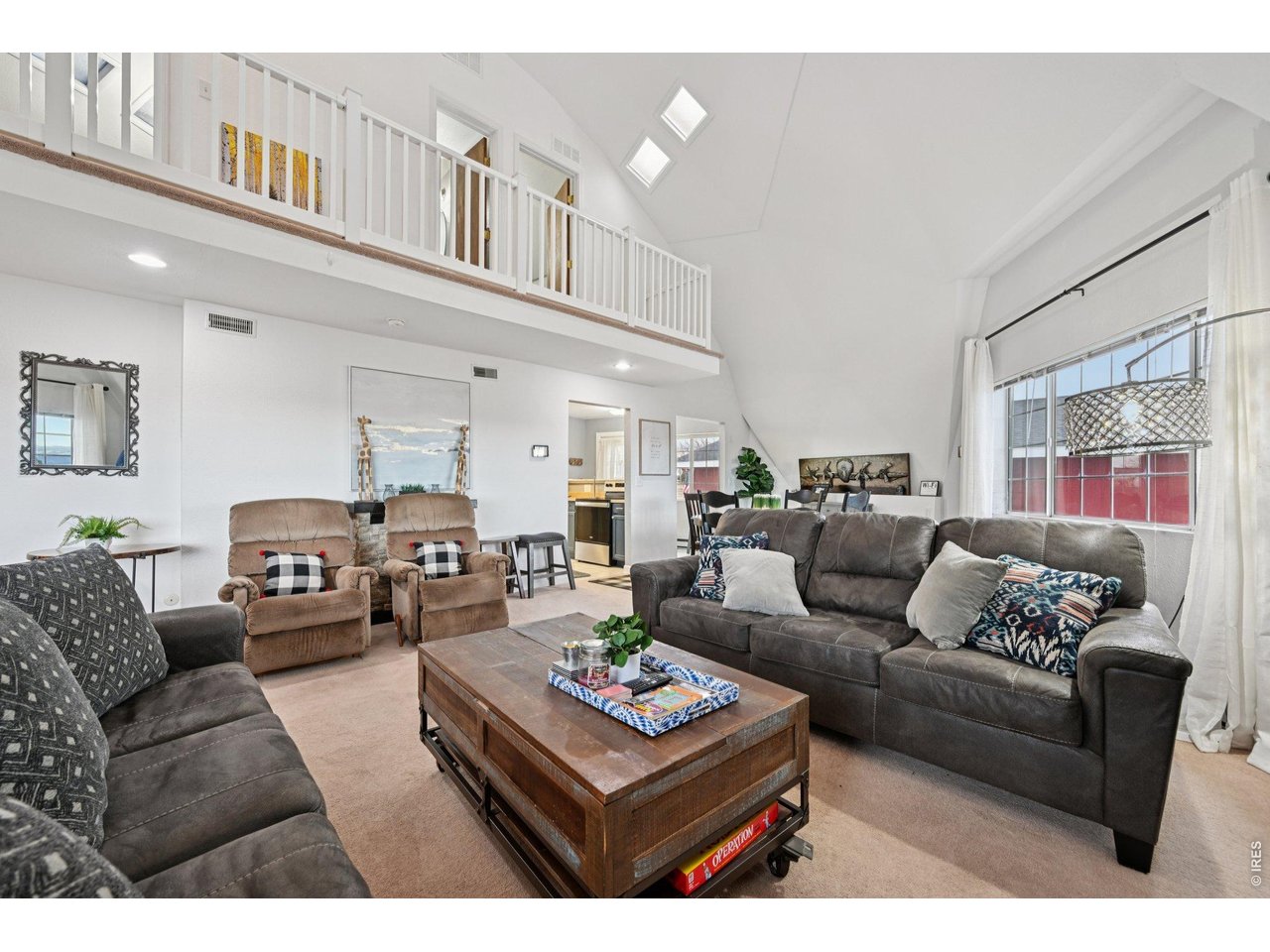 4625 Beverly Ln