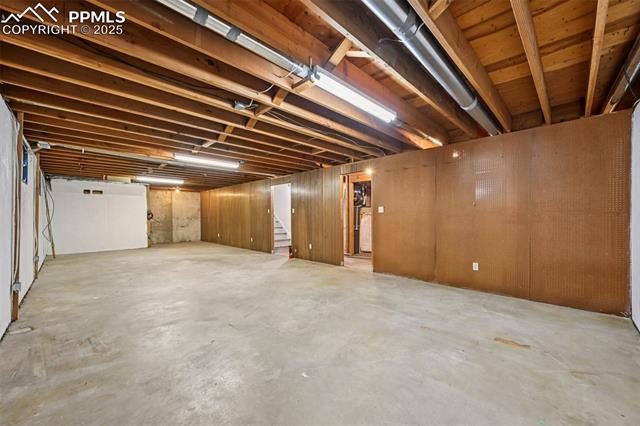 2977 S Oneida Street