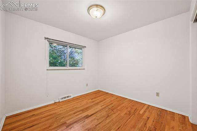 2977 S Oneida Street