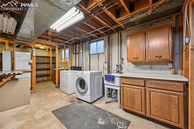 2977 S Oneida Street