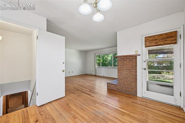 2977 S Oneida Street