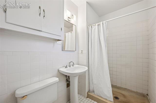 2977 S Oneida Street