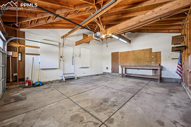 2977 S Oneida Street