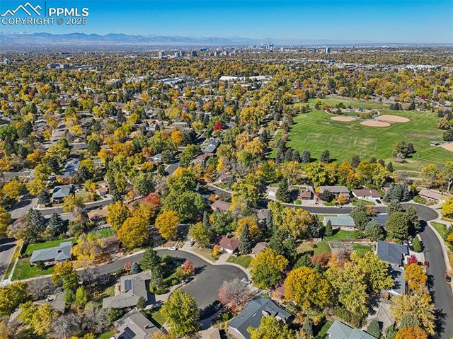 2977 S Oneida Street