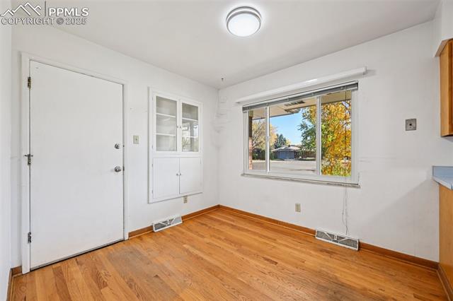 2977 S Oneida Street