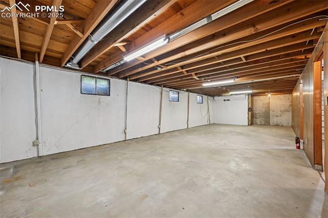 2977 S Oneida Street