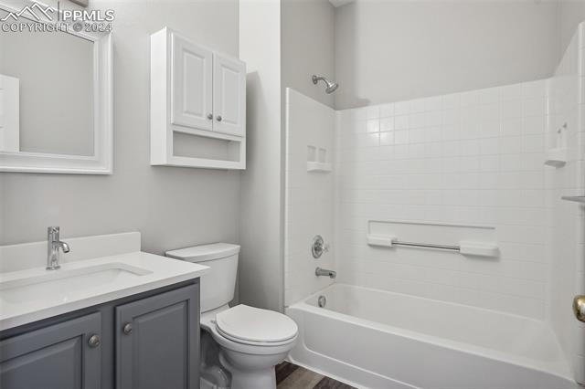 1249 N Monument Drive