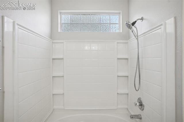 1249 N Monument Drive