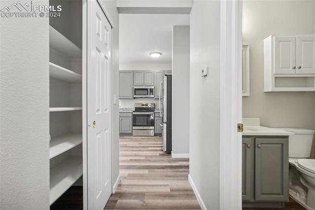 1249 N Monument Drive