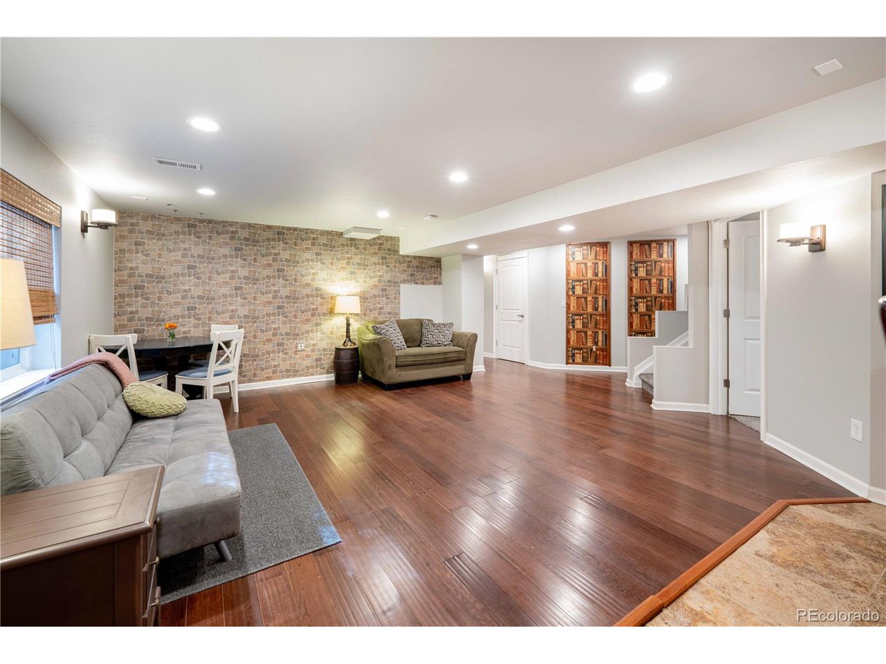 10446 Stonewillow Dr