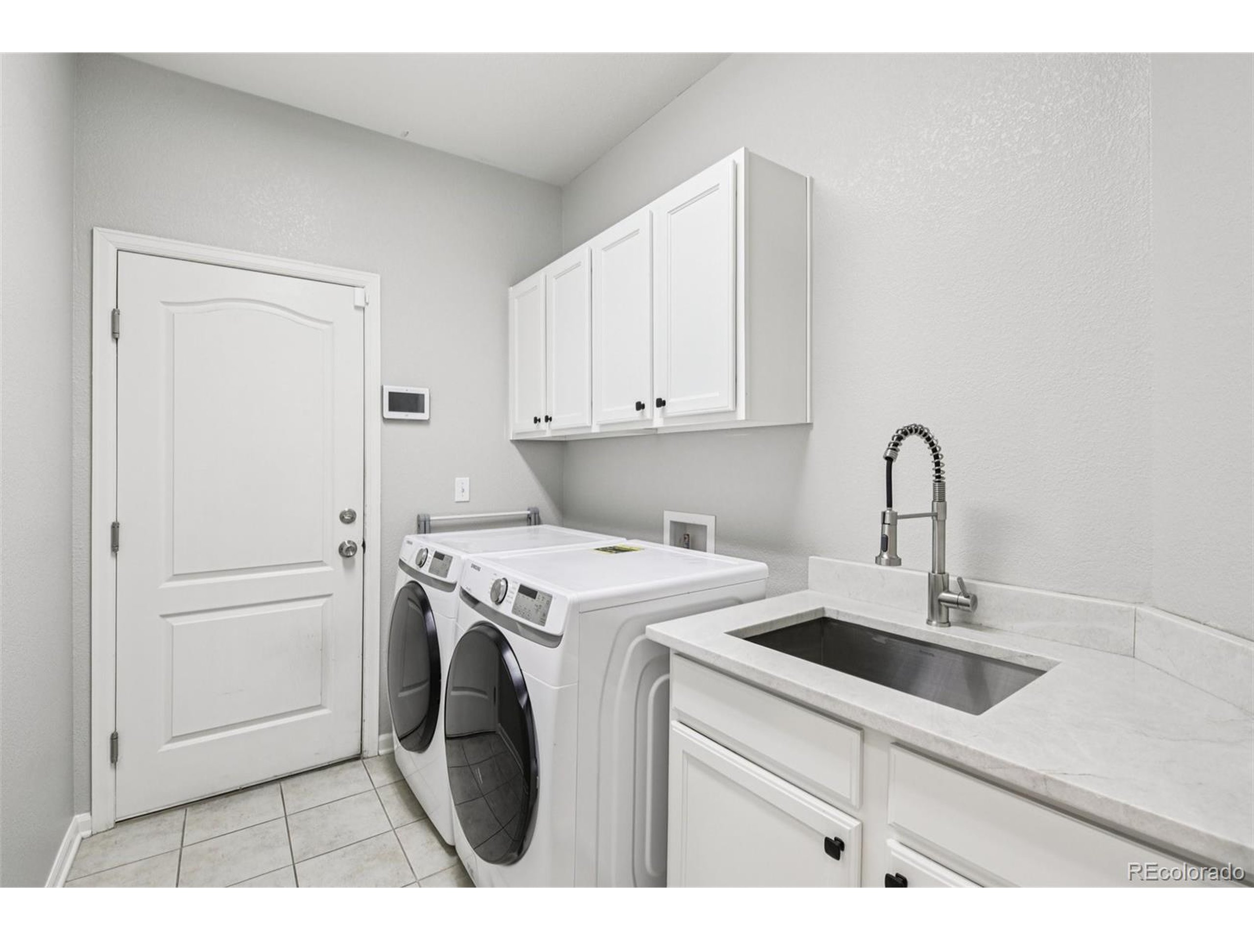 23327 E Ottawa Dr
