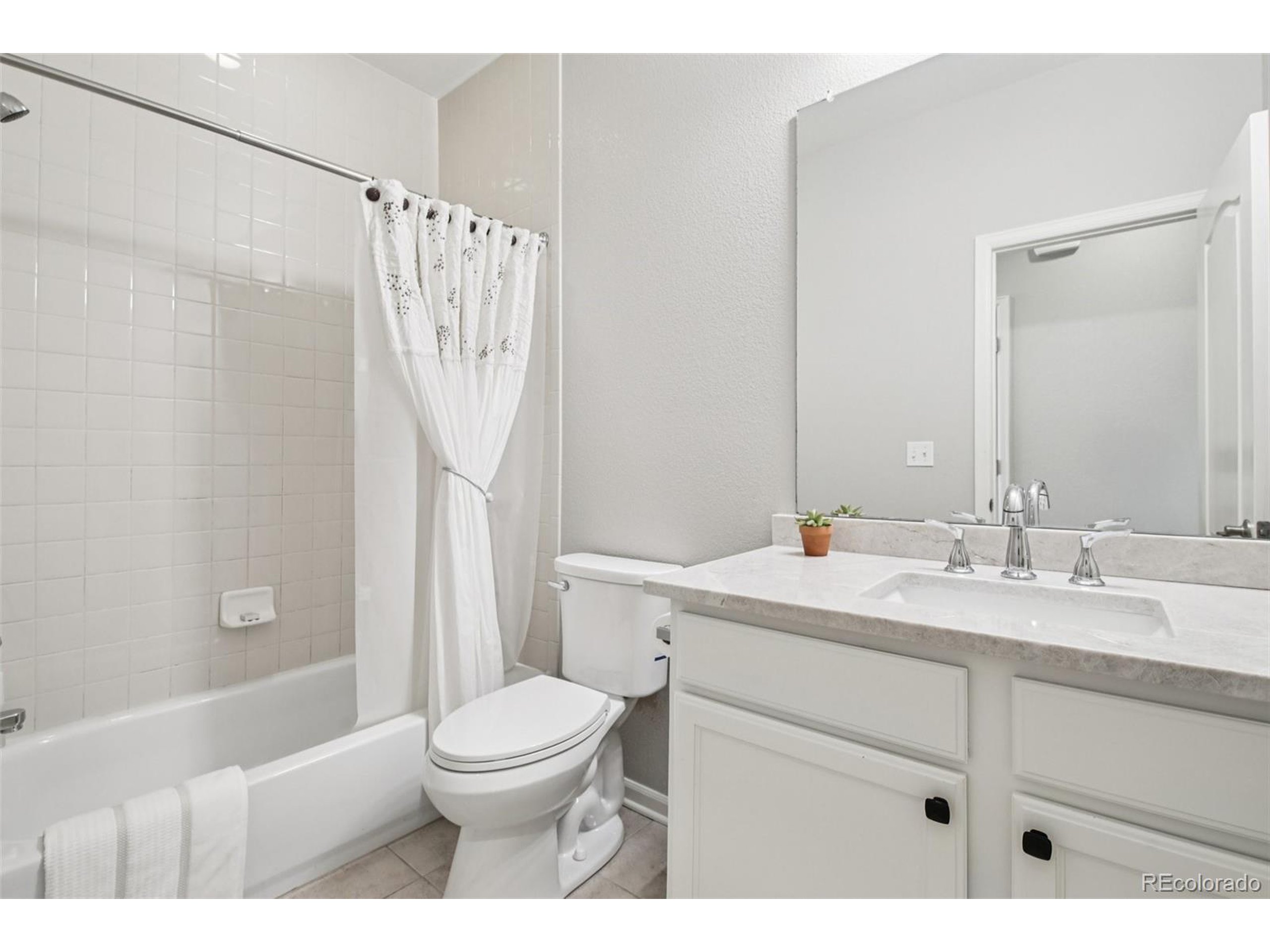 23327 E Ottawa Dr
