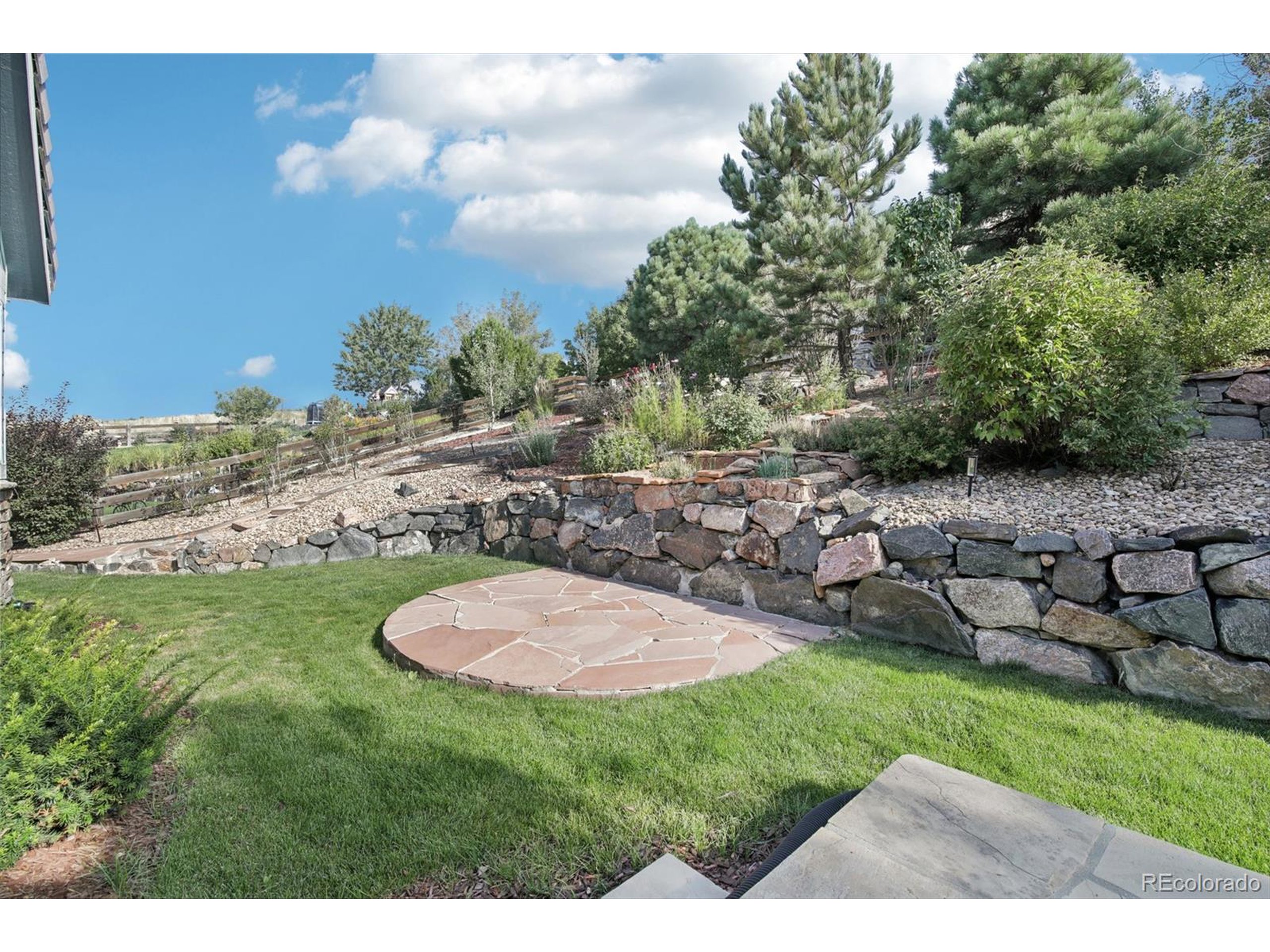 23327 E Ottawa Dr