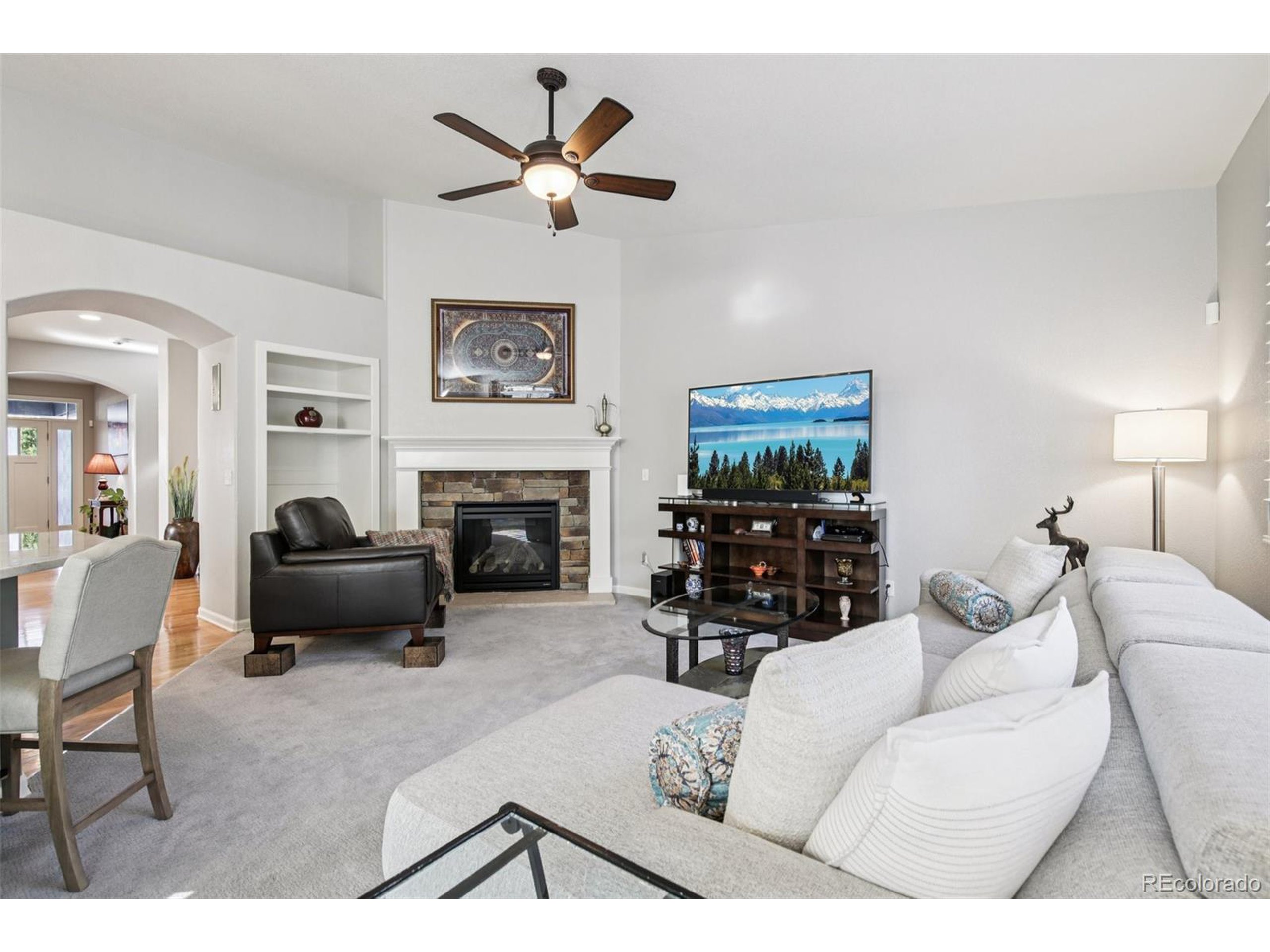 23327 E Ottawa Dr