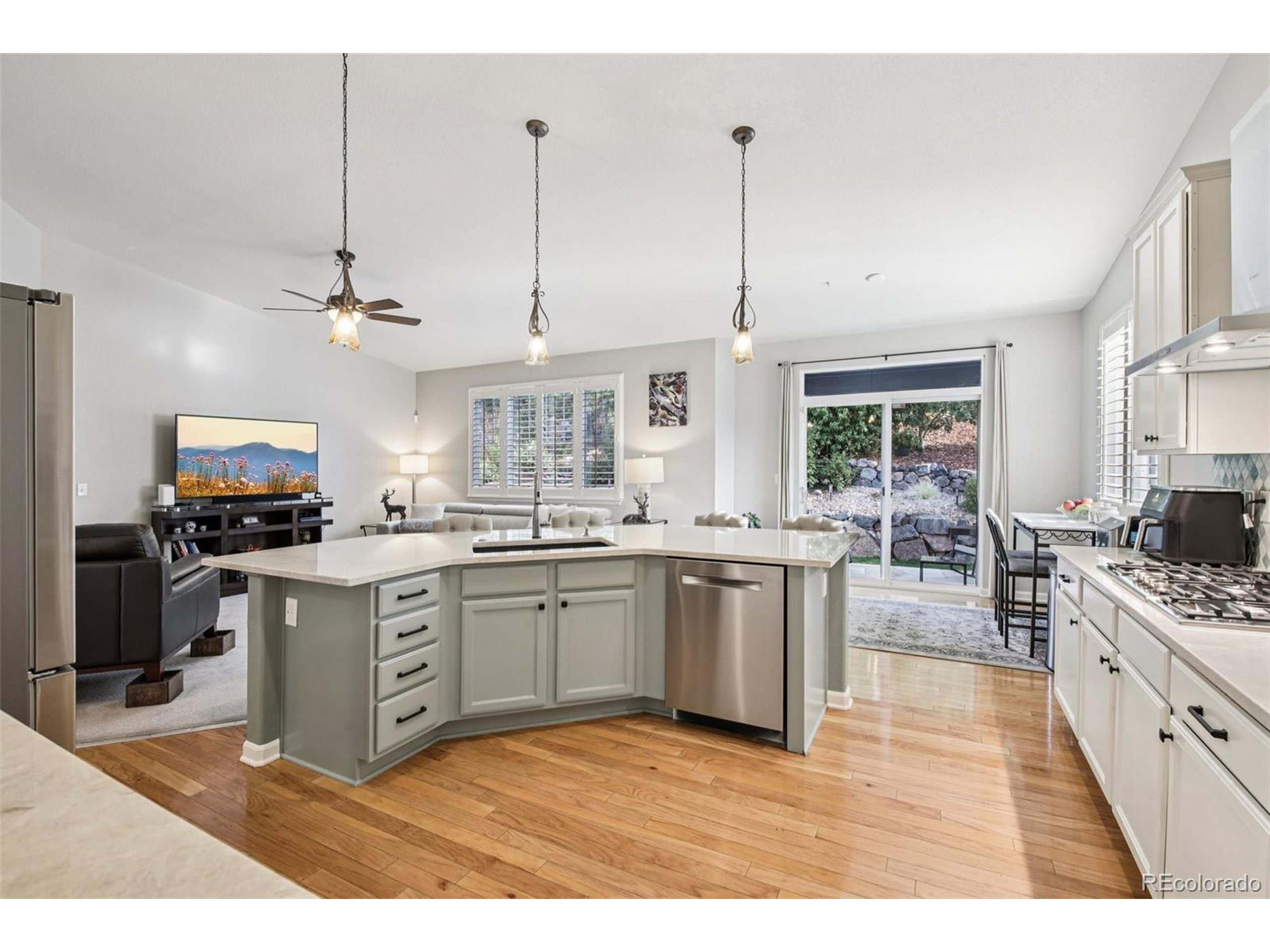 23327 E Ottawa Dr