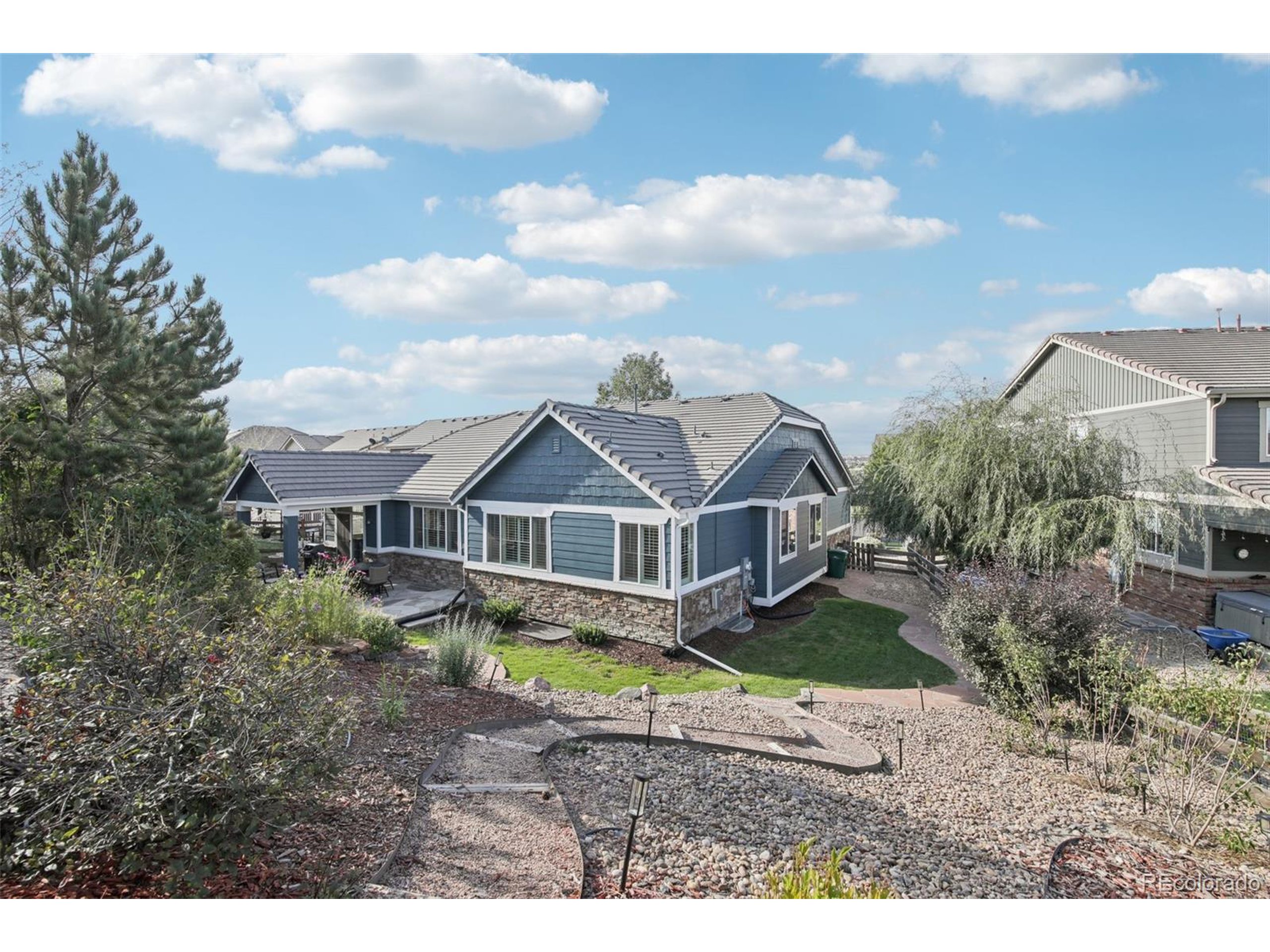23327 E Ottawa Dr