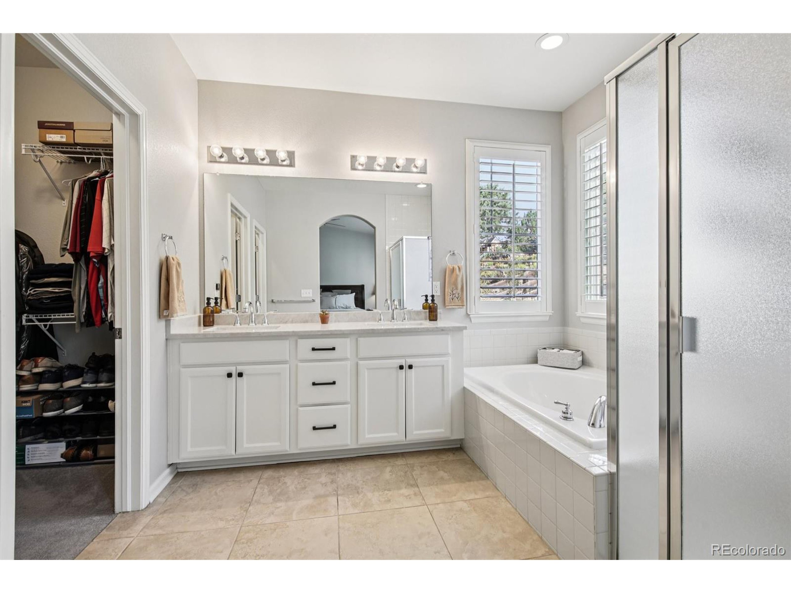 23327 E Ottawa Dr