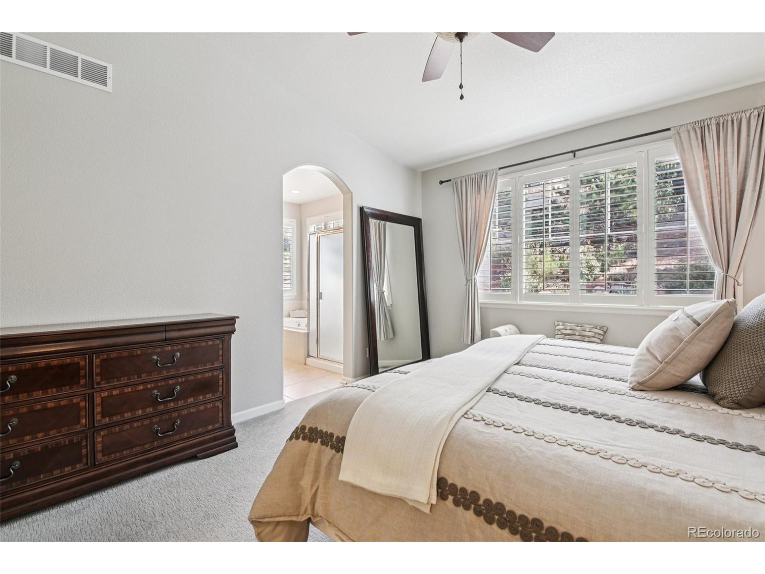23327 E Ottawa Dr