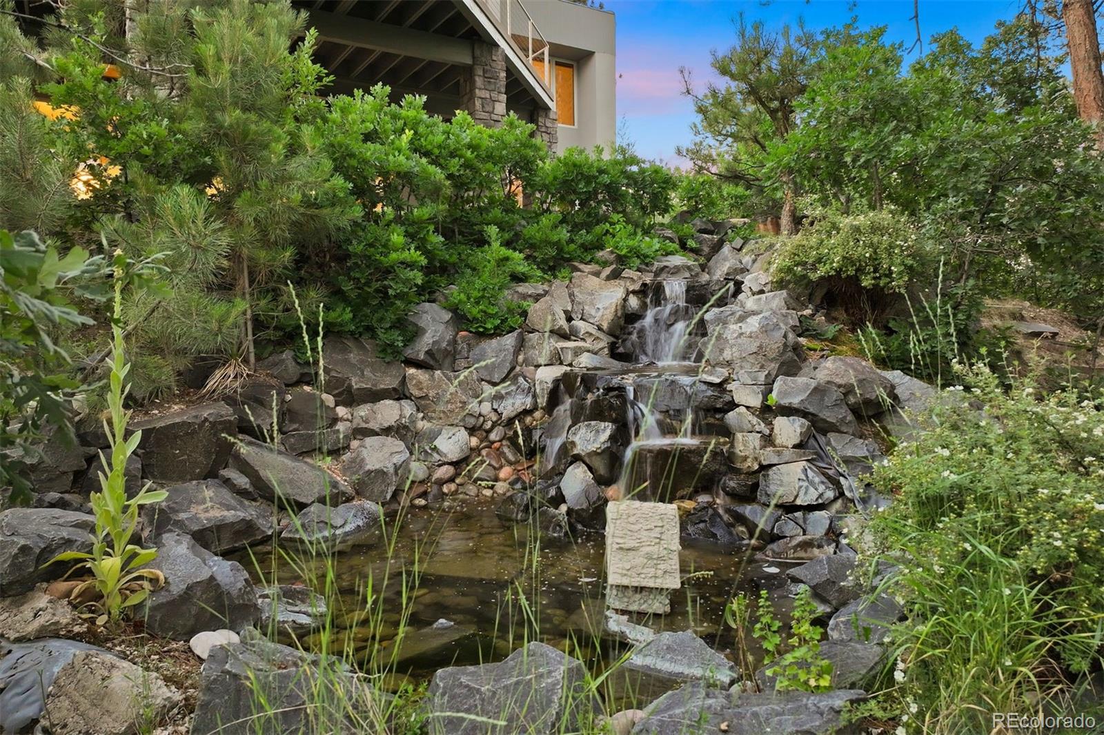 7 Elk Pointe Lane