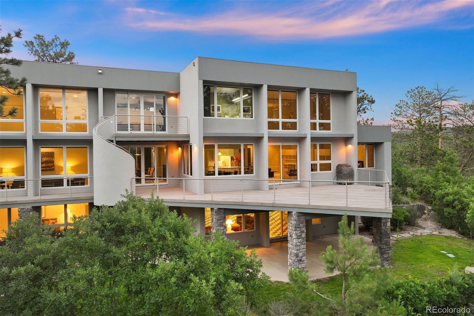 7 Elk Pointe Lane