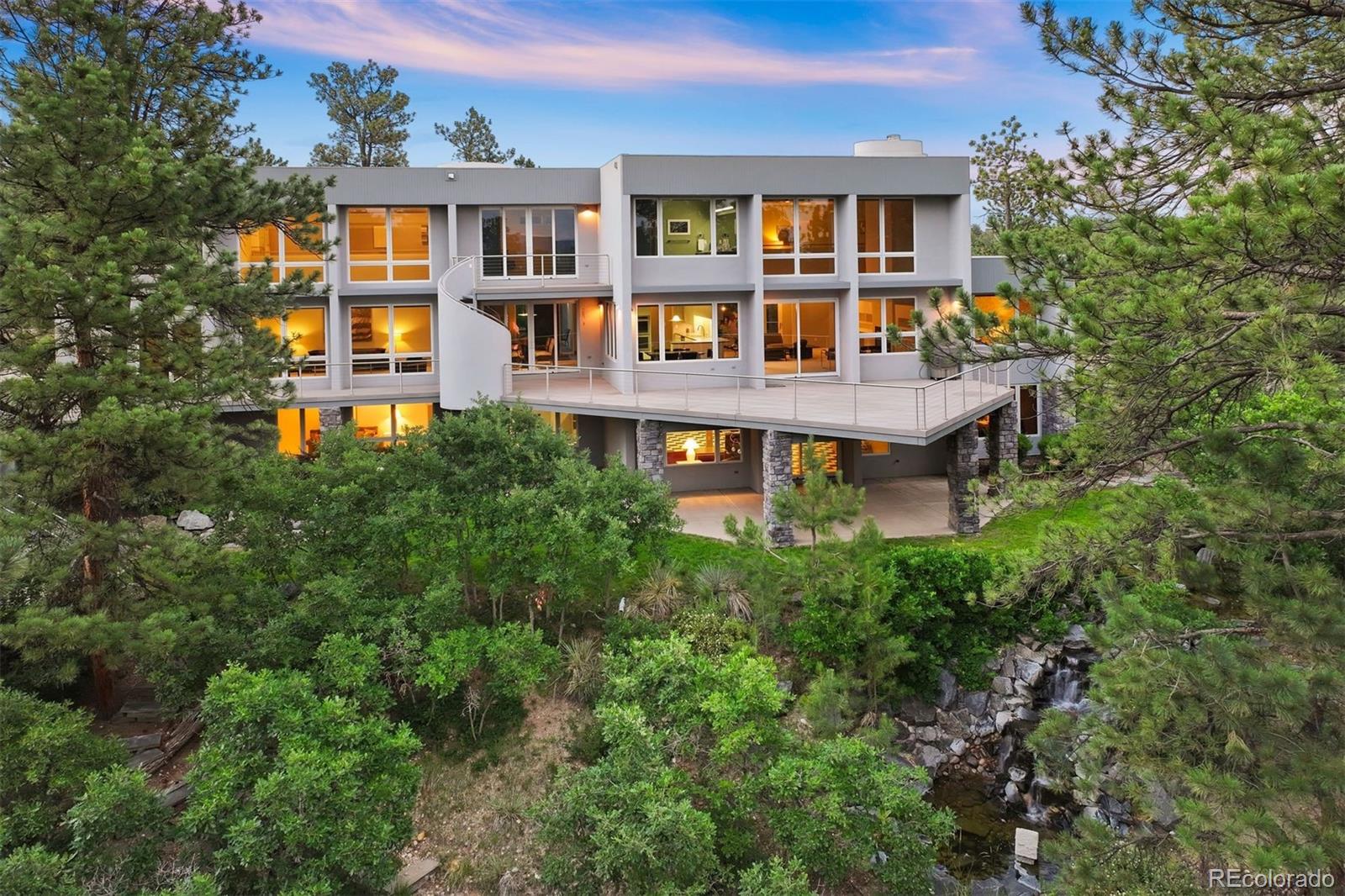 7 Elk Pointe Lane