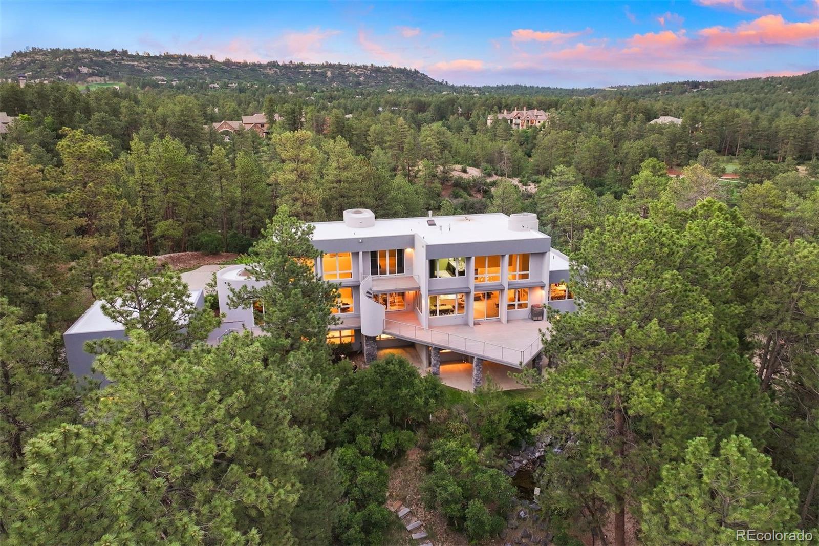 7 Elk Pointe Lane