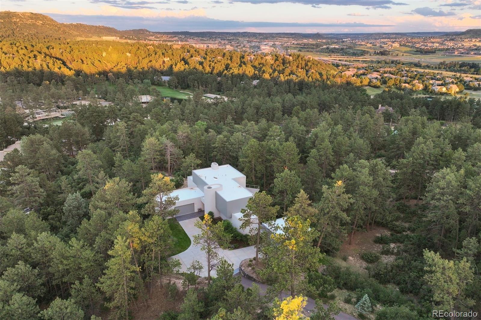 7 Elk Pointe Lane