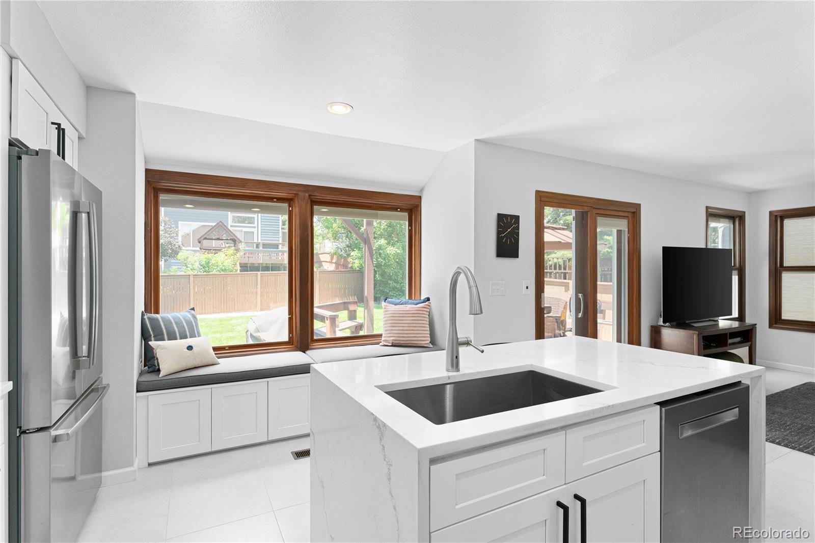 9935 Spring Hill Street