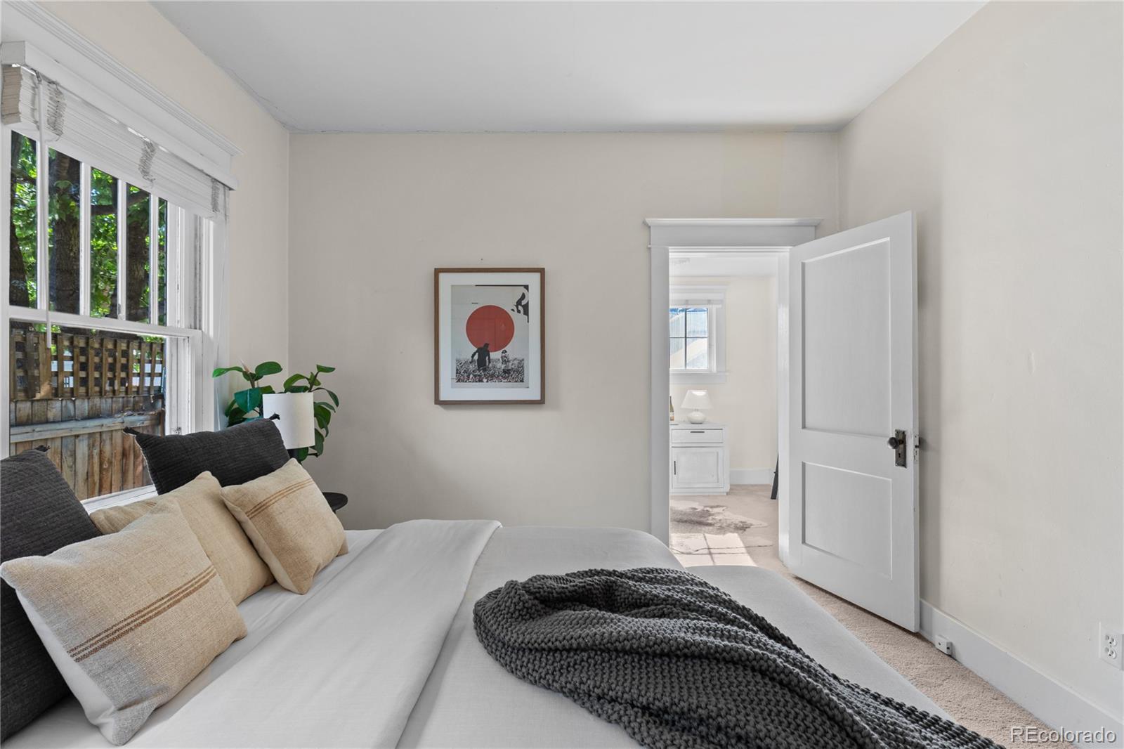 2042 S Humboldt Street