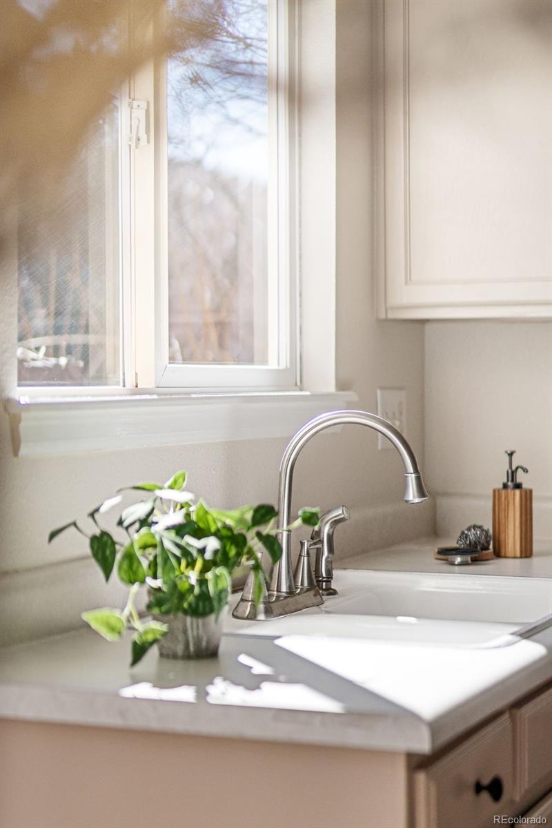 9741 Moss Rose Circle